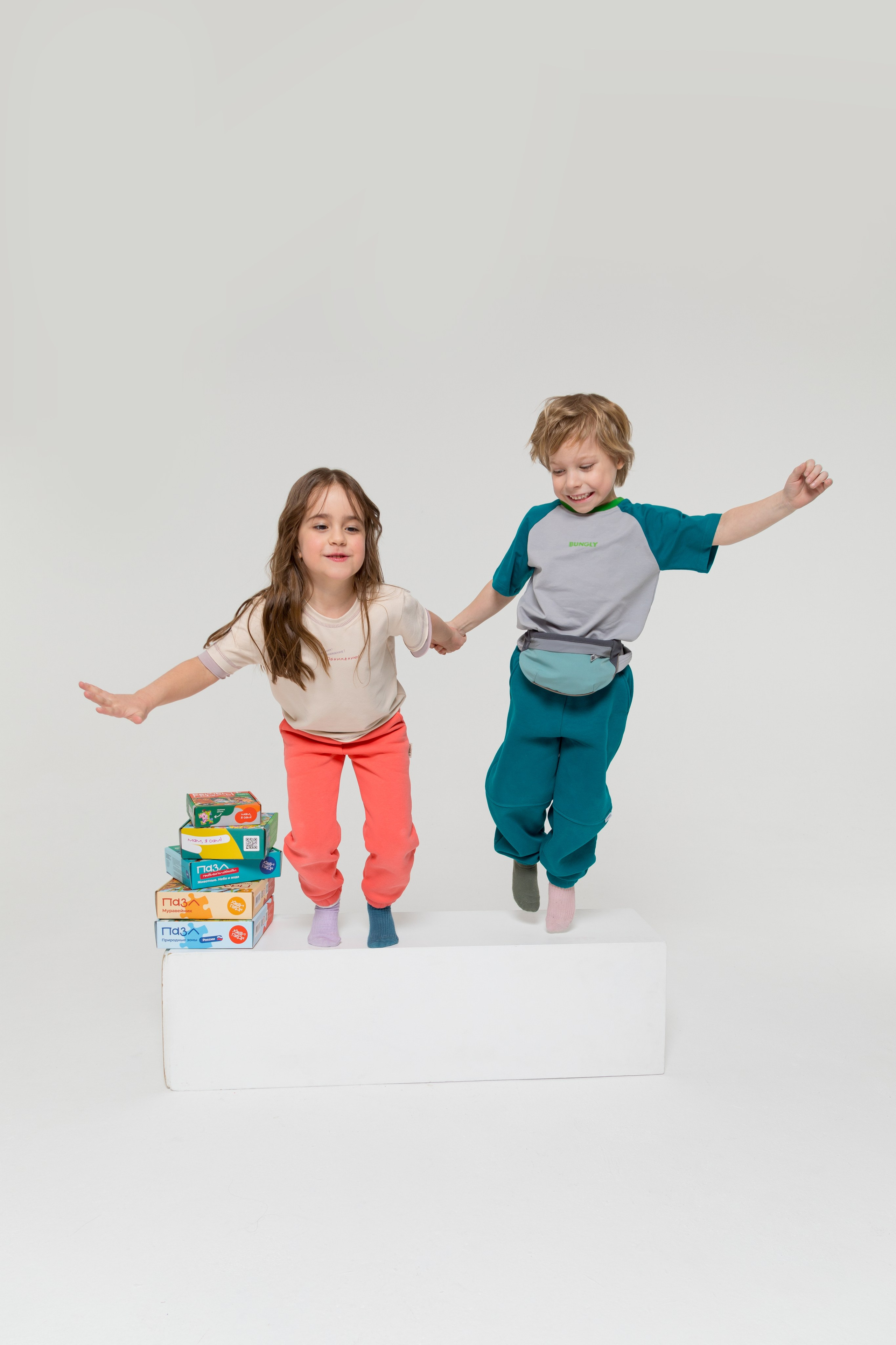 Имиджевая и каталожная съёмка для бренда детских пазлов. Детский и контент фотограф Надя Волкова Санкт-Петербург