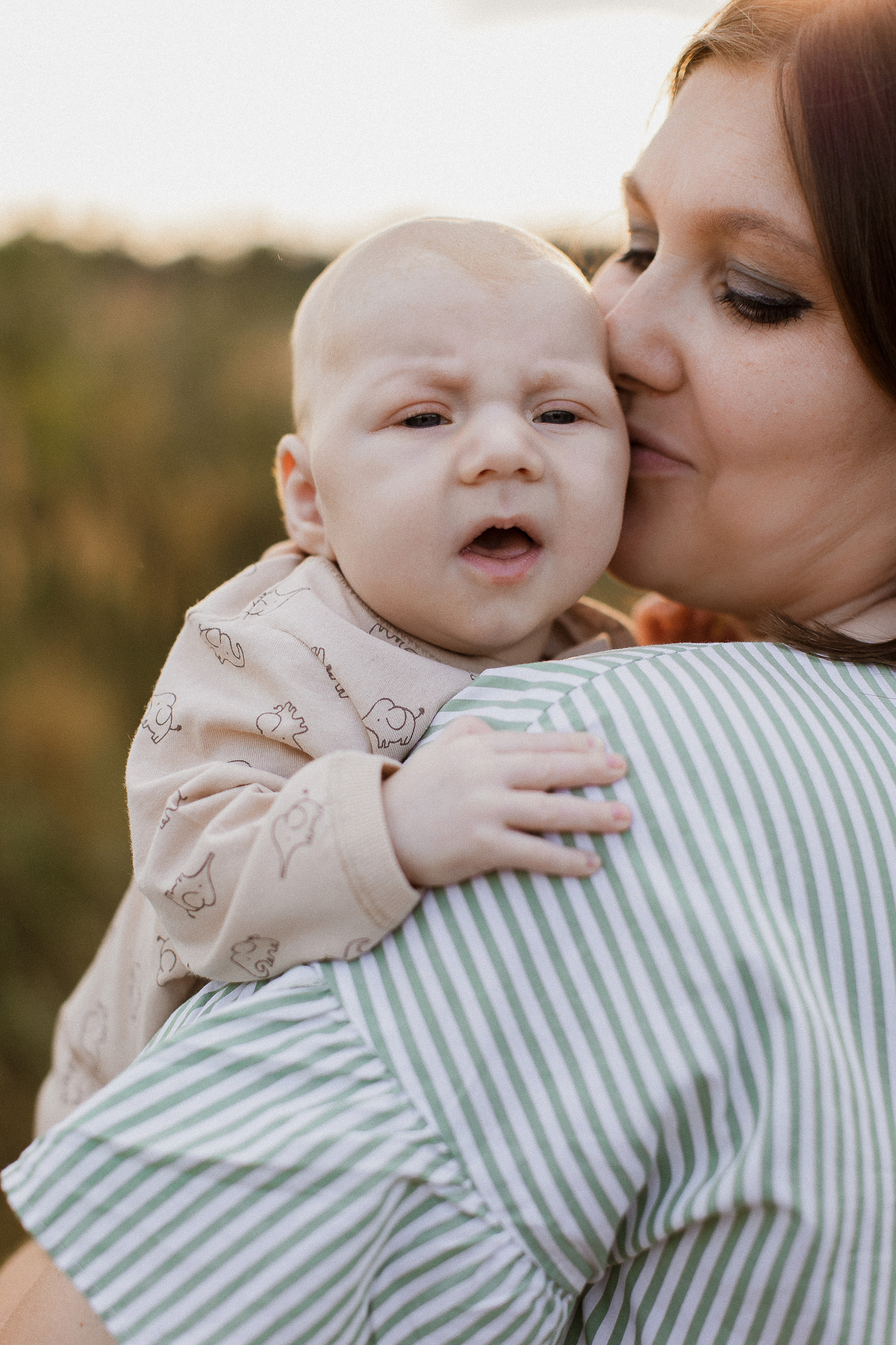 Вика, Ваня, Максим, Саша и кузнечик. Your story in photos