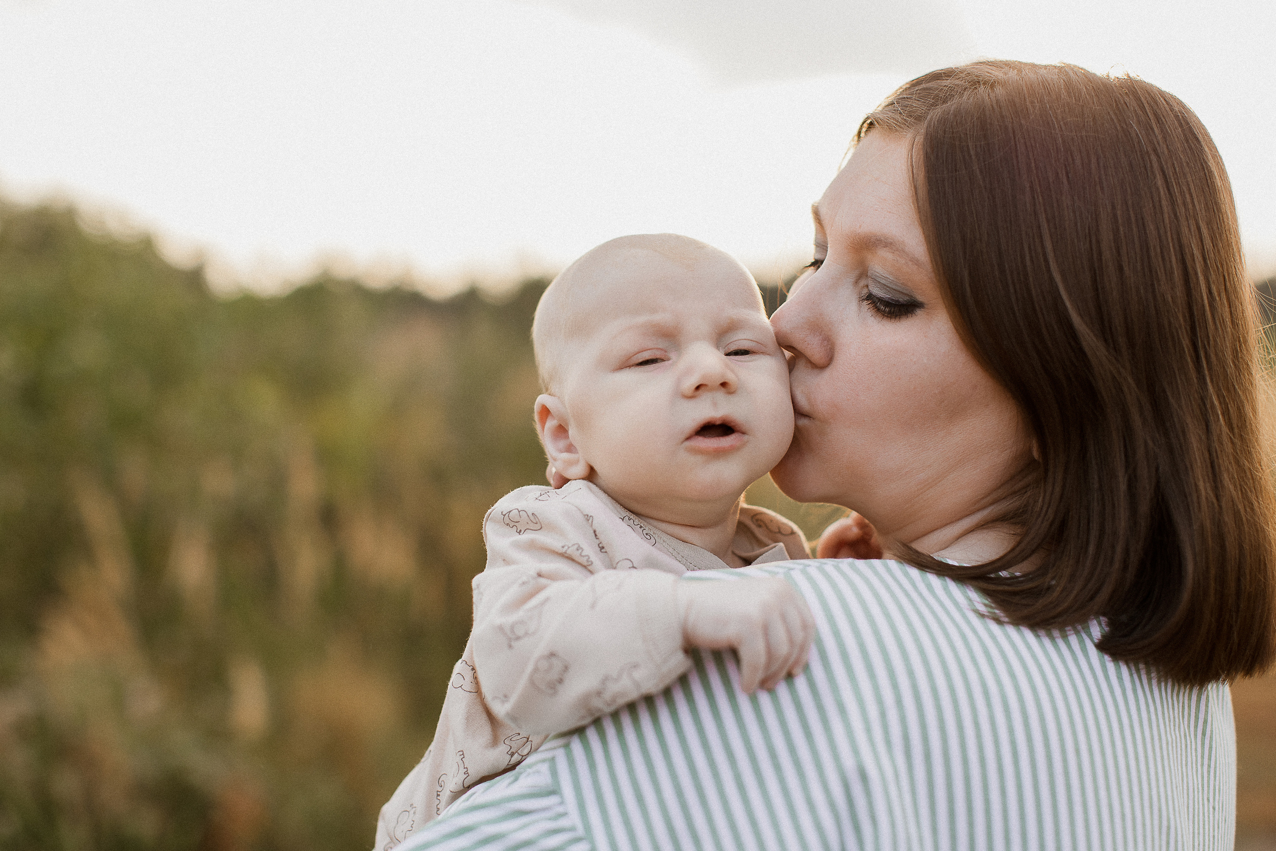 Вика, Ваня, Максим, Саша и кузнечик. Your story in photos