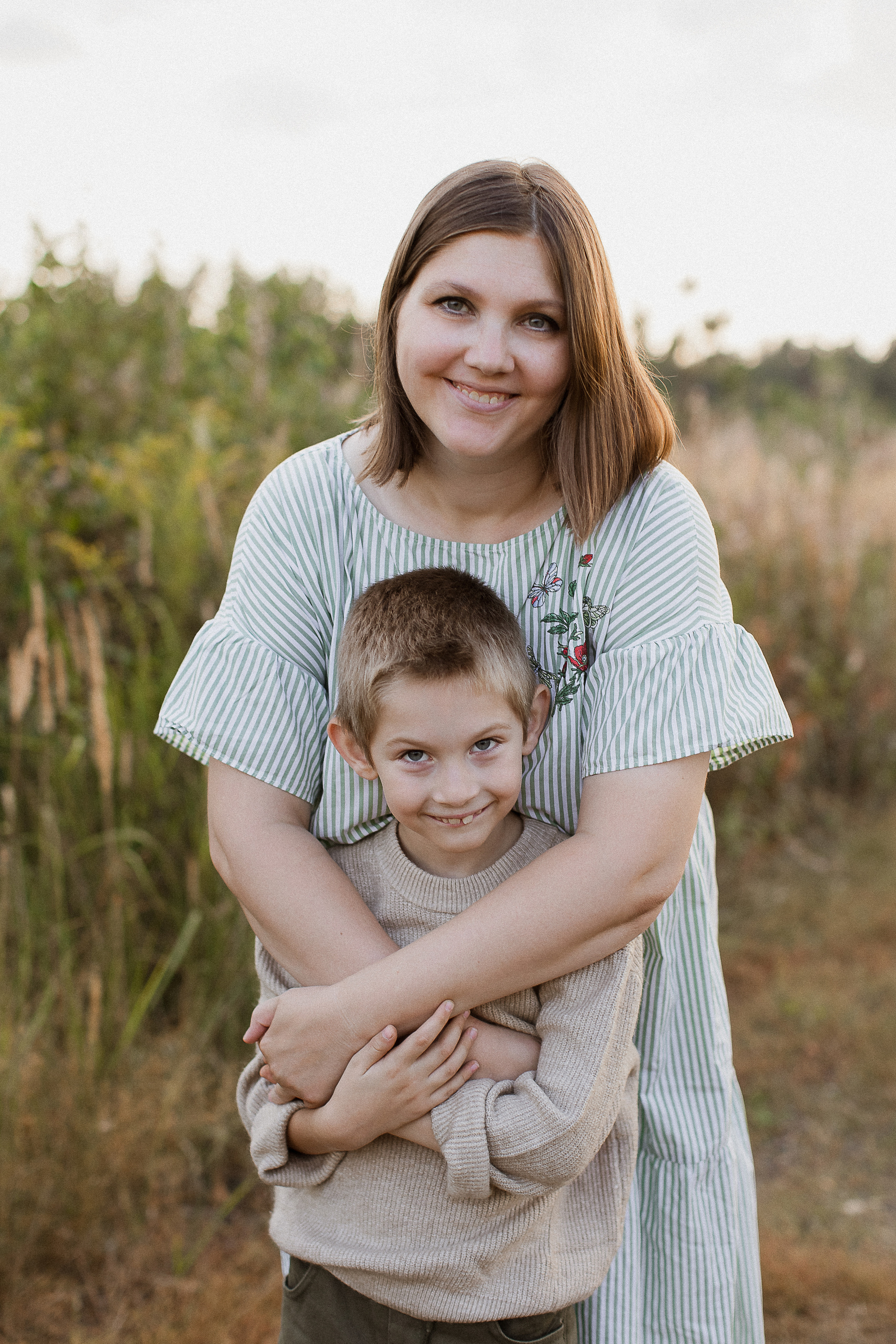 Вика, Ваня, Максим, Саша и кузнечик. Your story in photos