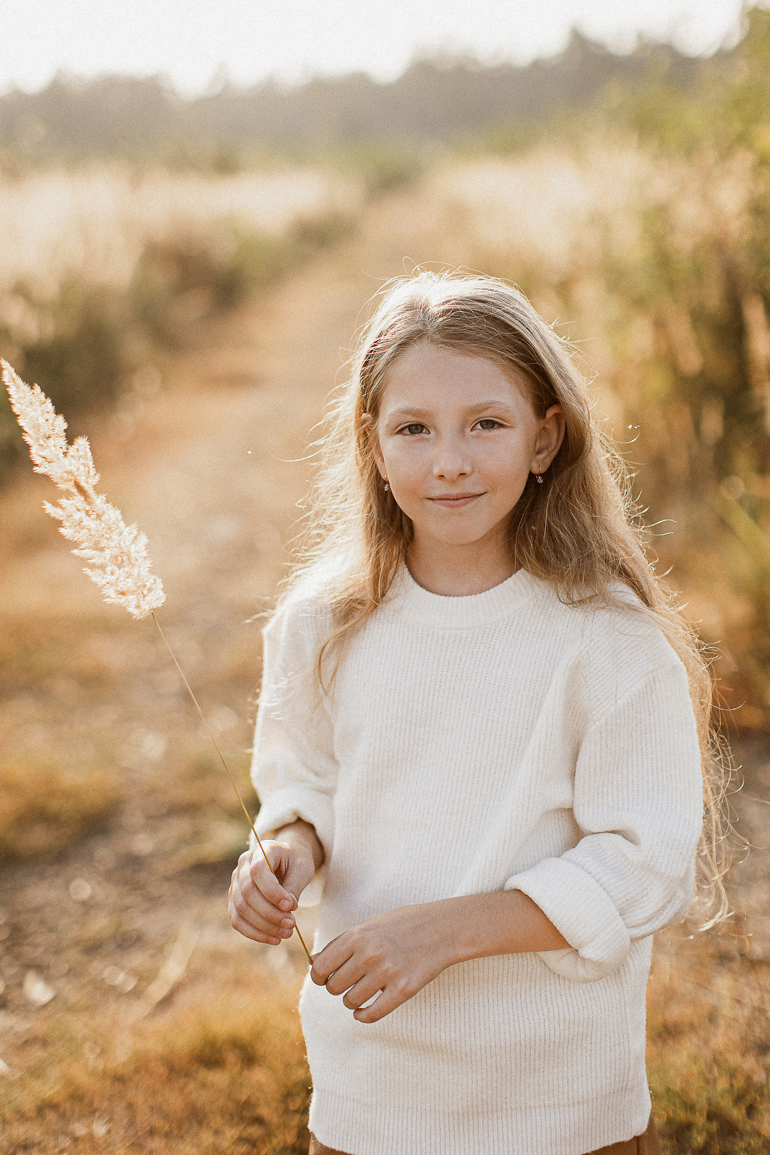 Вика, Ваня, Максим, Саша и кузнечик. Your story in photos