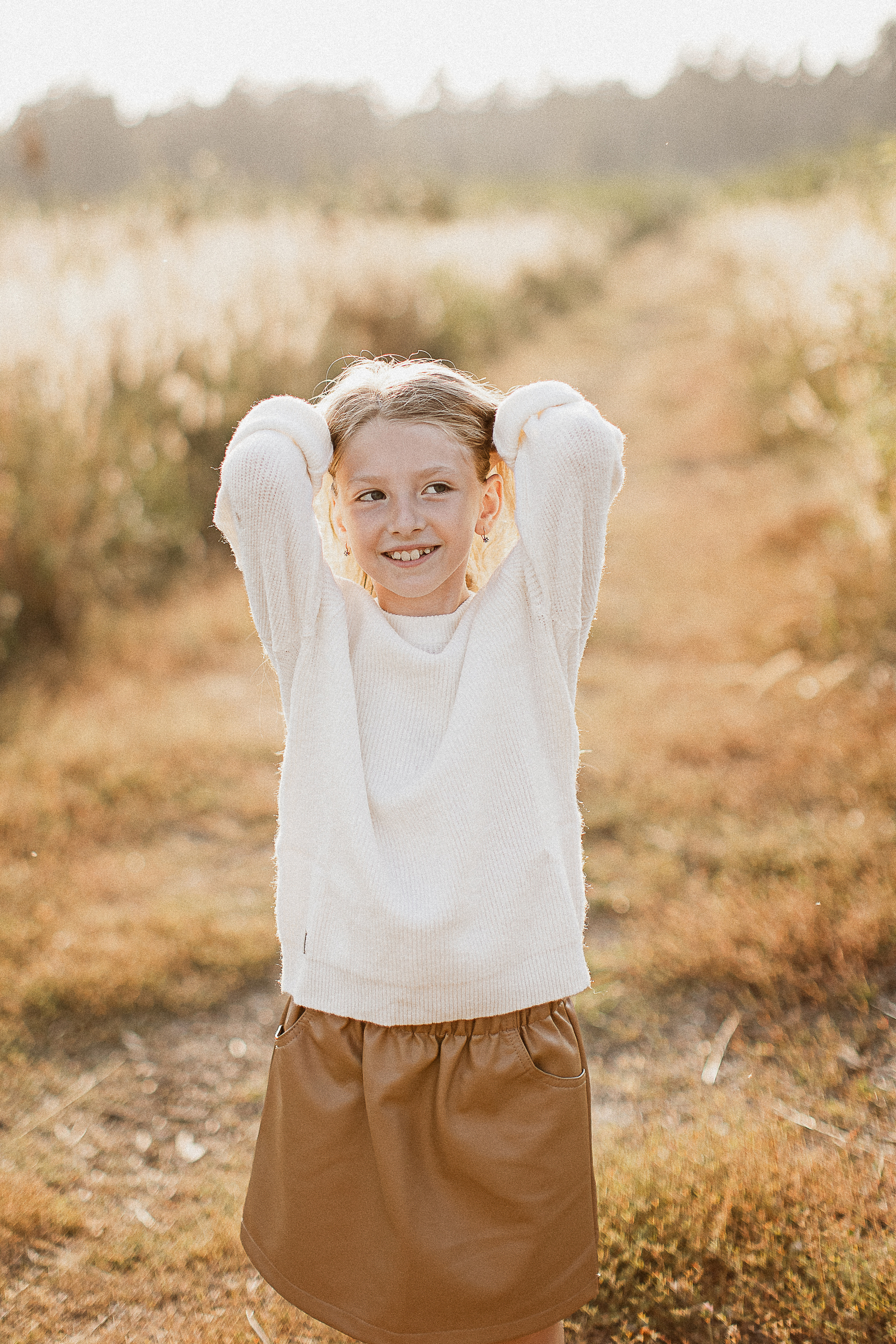 Вика, Ваня, Максим, Саша и кузнечик. Your story in photos