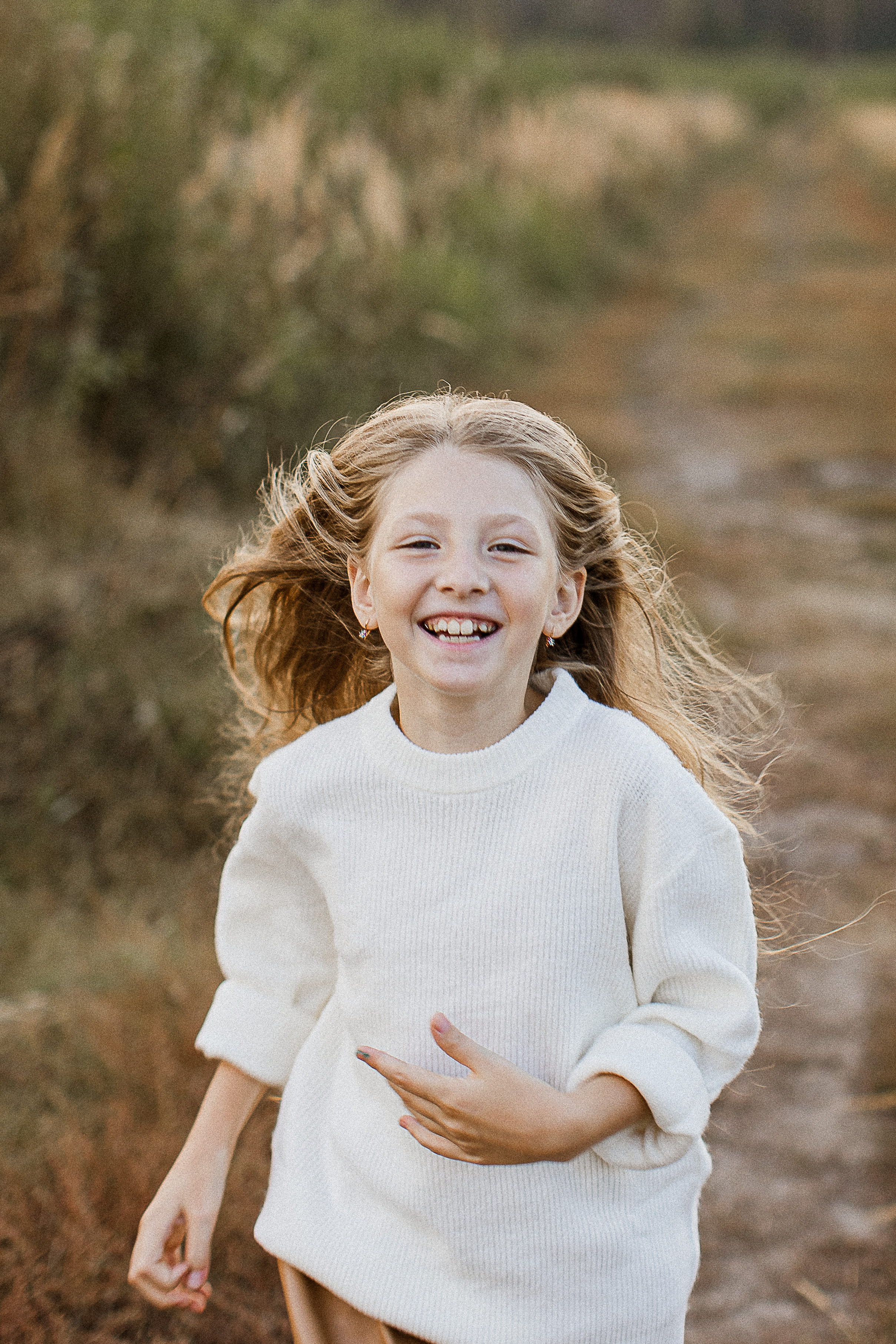 Вика, Ваня, Максим, Саша и кузнечик. Your story in photos