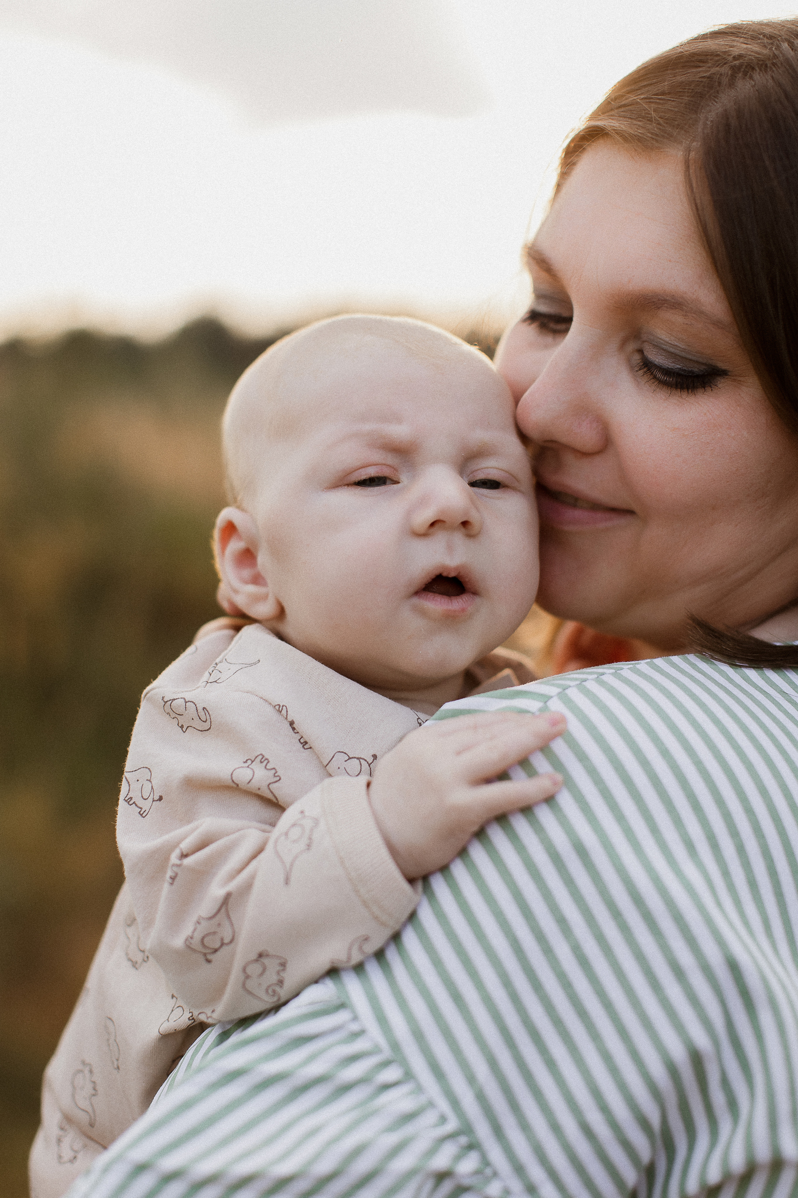 Вика, Ваня, Максим, Саша и кузнечик. Your story in photos
