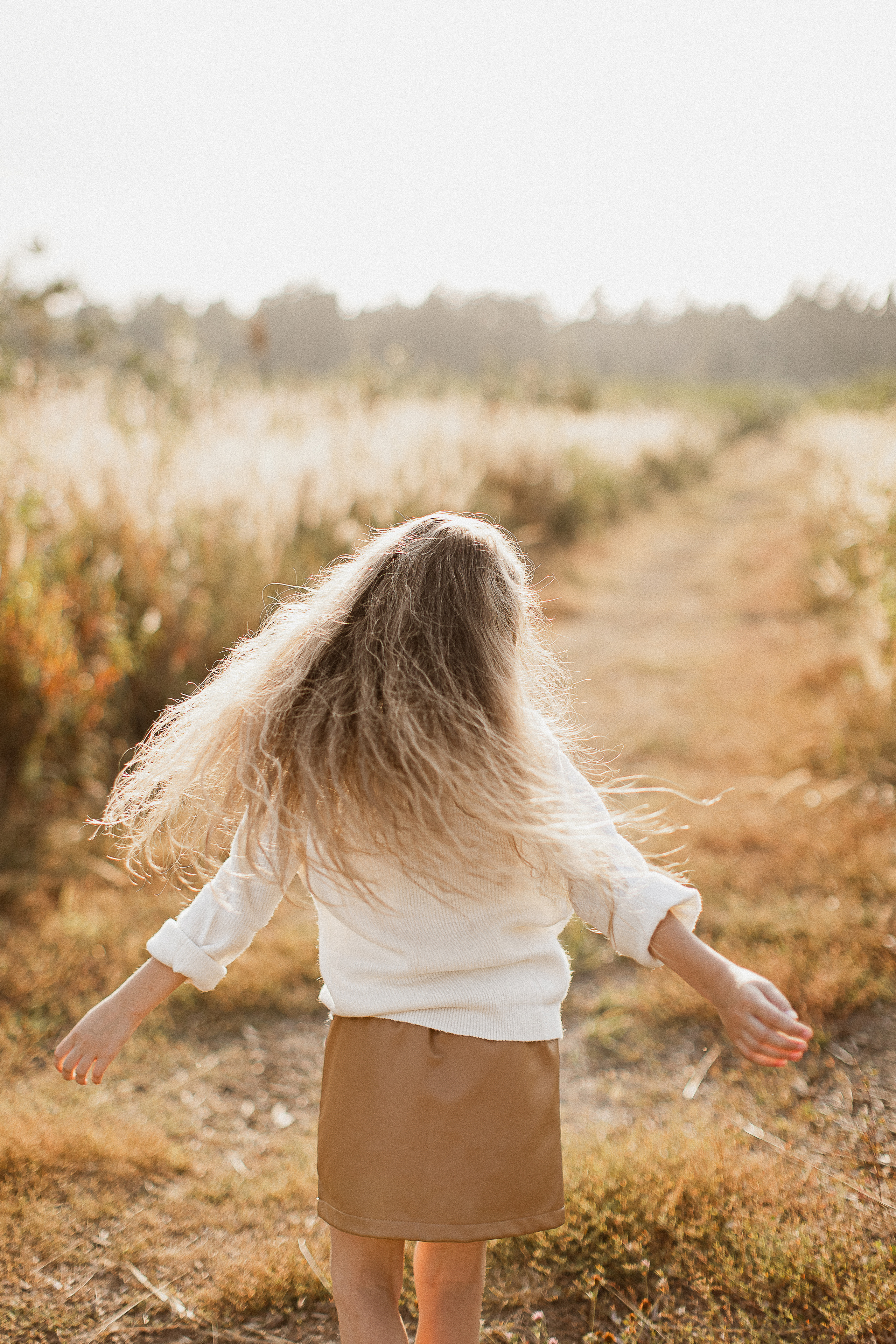 Вика, Ваня, Максим, Саша и кузнечик. Your story in photos