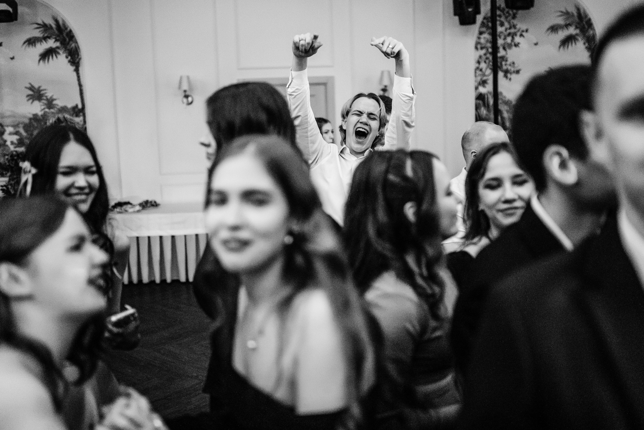 Выпускной Гимназия 1. Роман Урумбаев фотограф Нижневартовск