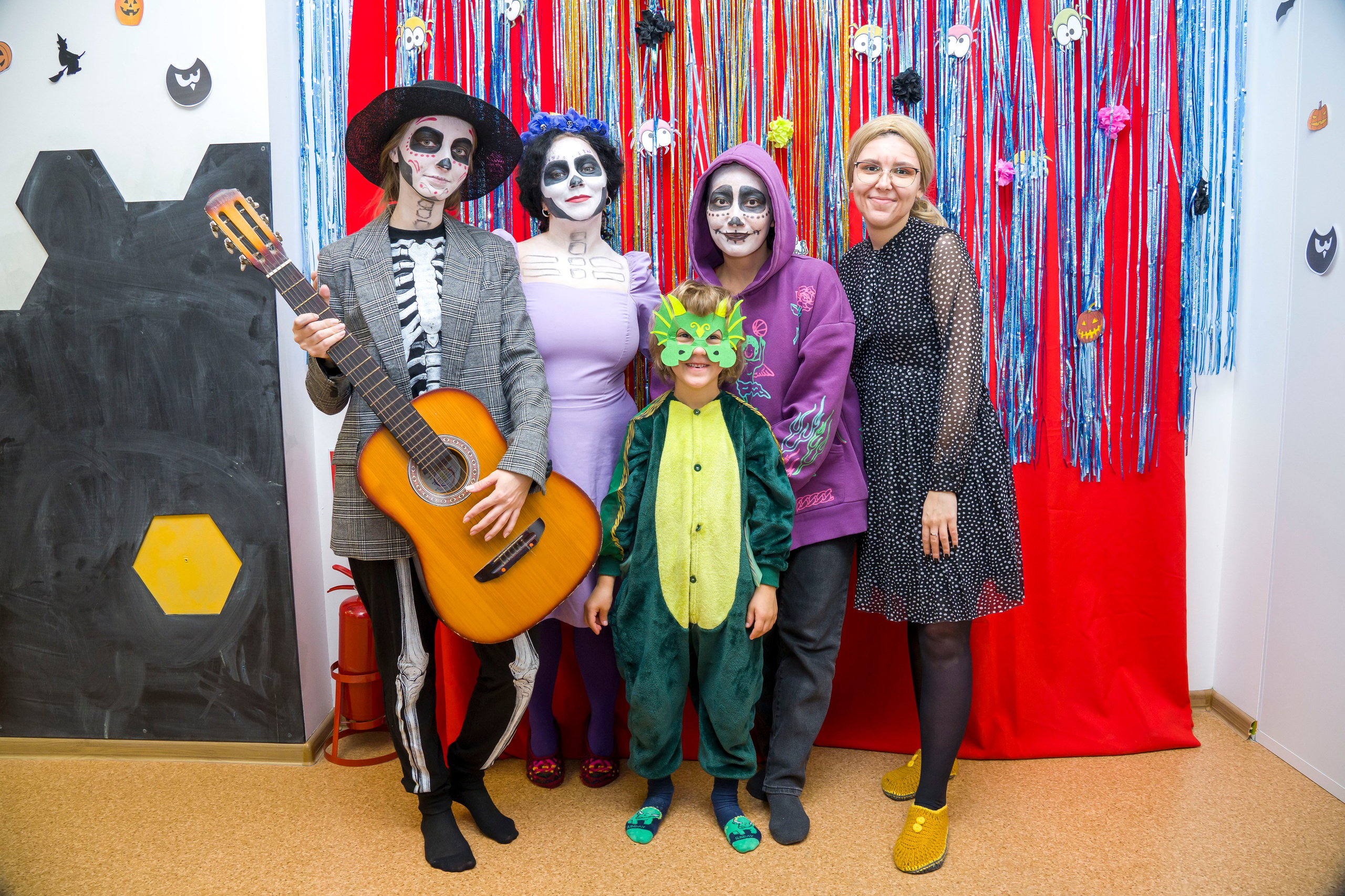 Репортаж детского праздника хеллоуин. Фотограф в Санкт-Петербурге. Репортажная и все съёмки для бизнеса