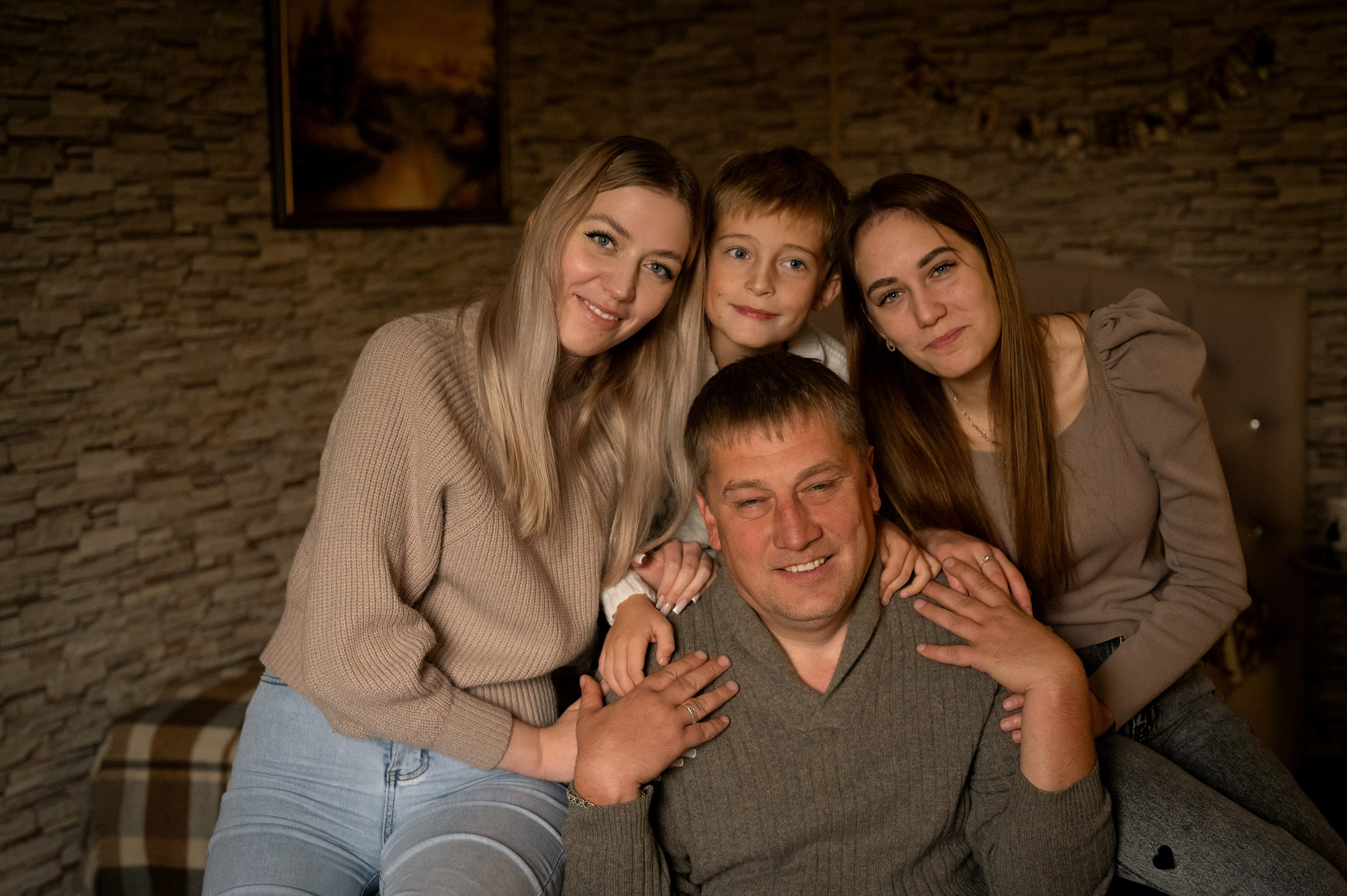 Родители с новорожденным малышом. Фотограф новорождённых, семейный, школьный в городе Калуге Евгения