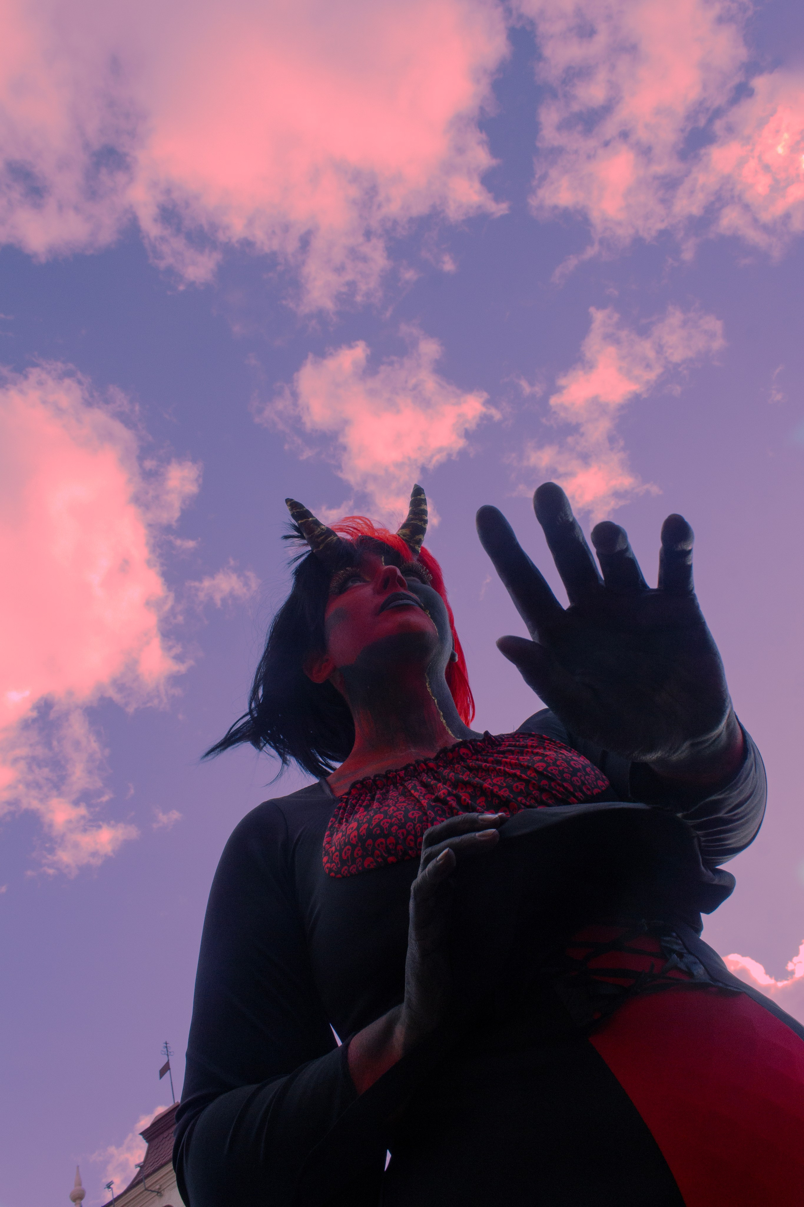 Оборотная сторона хрупкой женской силы