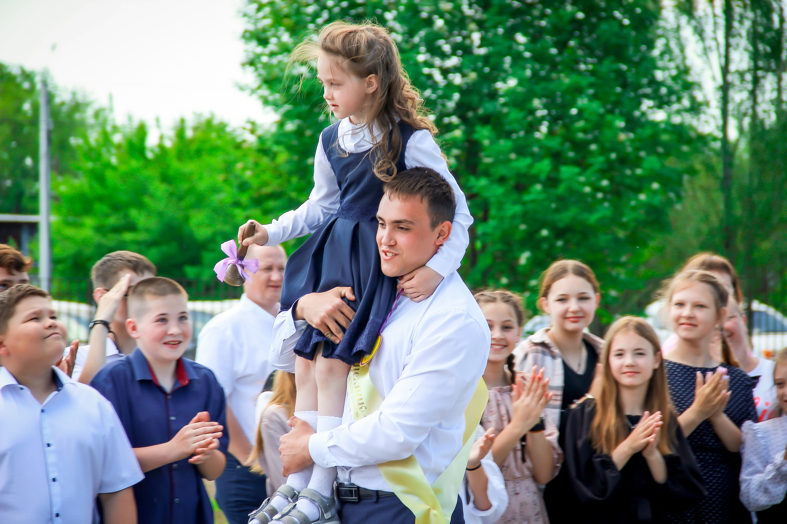 9-11 классы СЪЁМКИ ВЫПУСКНЫХ И ПОСЛЕДНИХ ЗВОНКОВ. Выпускные альбомы для школ и Детских садов в Барнауле /Выпускные/Свадебные/Детские/Семейные и др. виды съёмок /Фотограф Вера Валейко