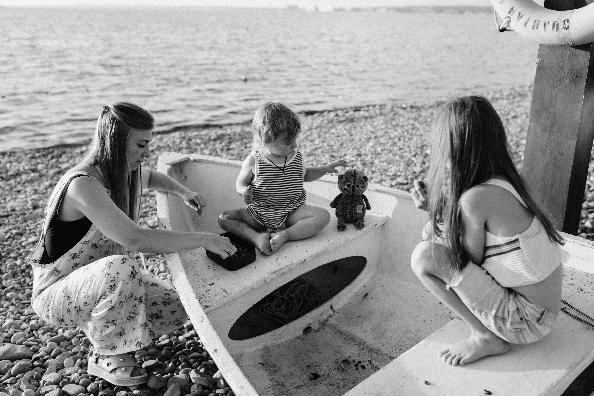 Берег лета // Лина_Саша_Вася. Фотограф Алутера Ирина