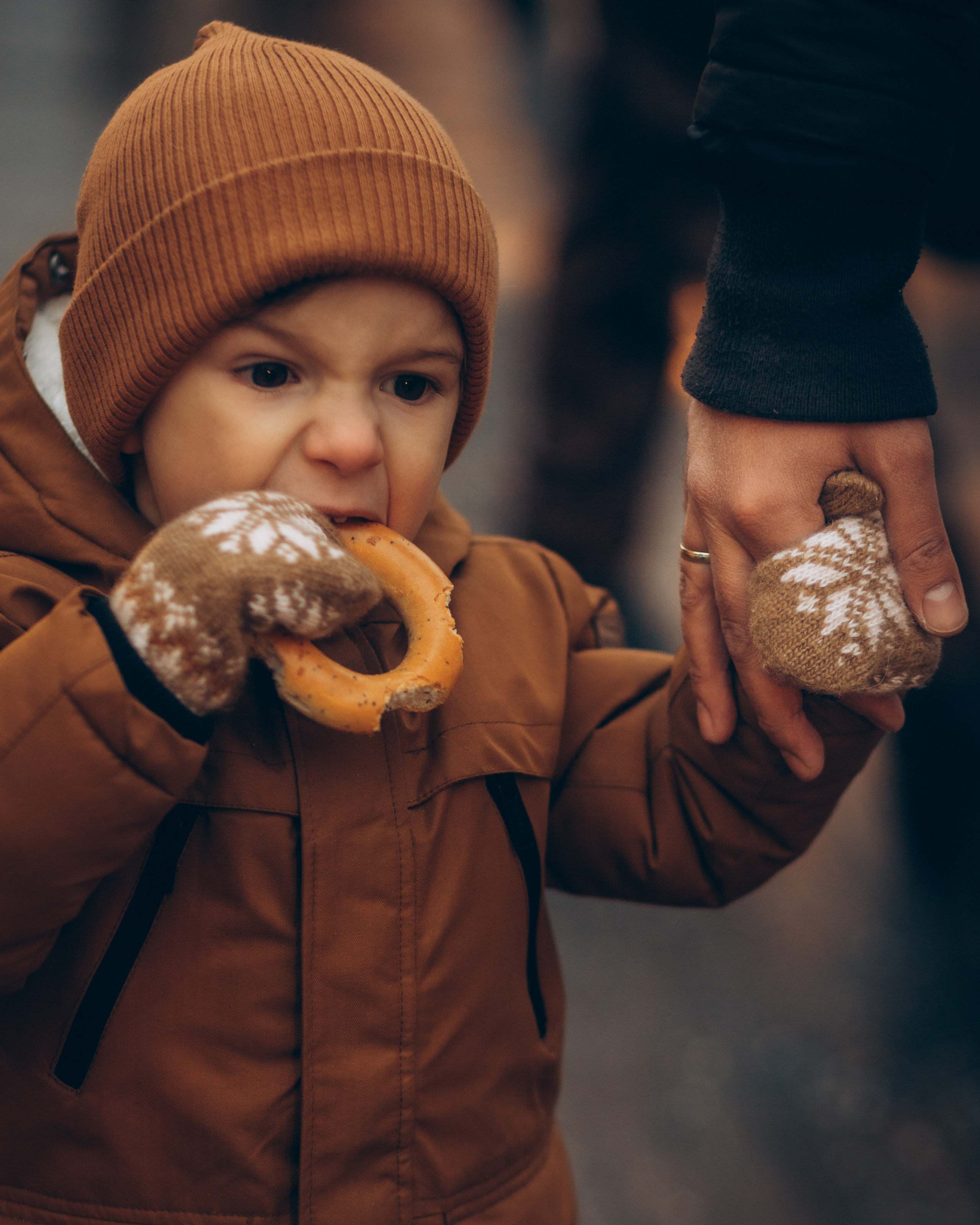 Всем привет! Меня зовут Евгения Попова и я семейный фотограф в Москве