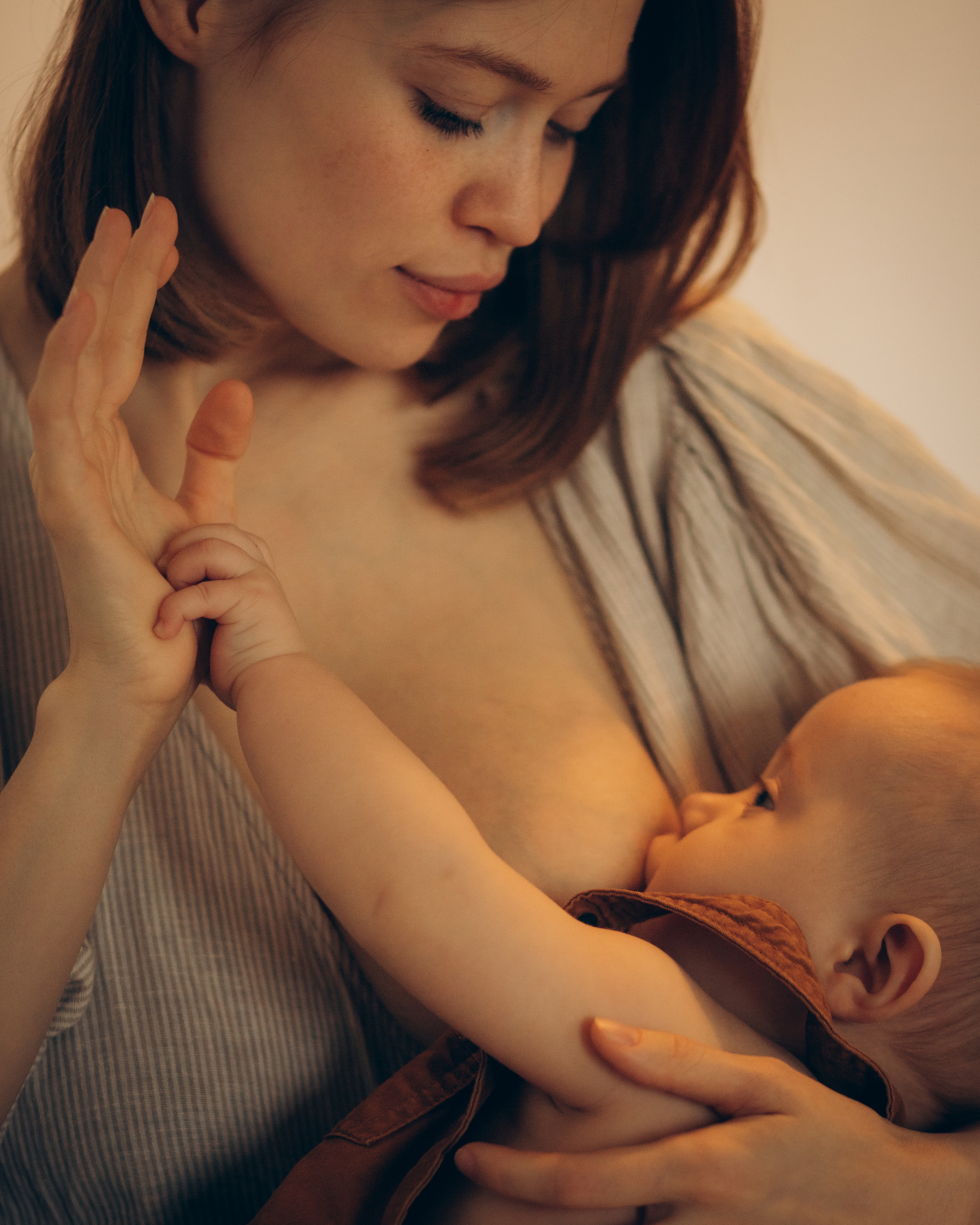 Всем привет! Меня зовут Евгения Попова и я семейный фотограф в Москве