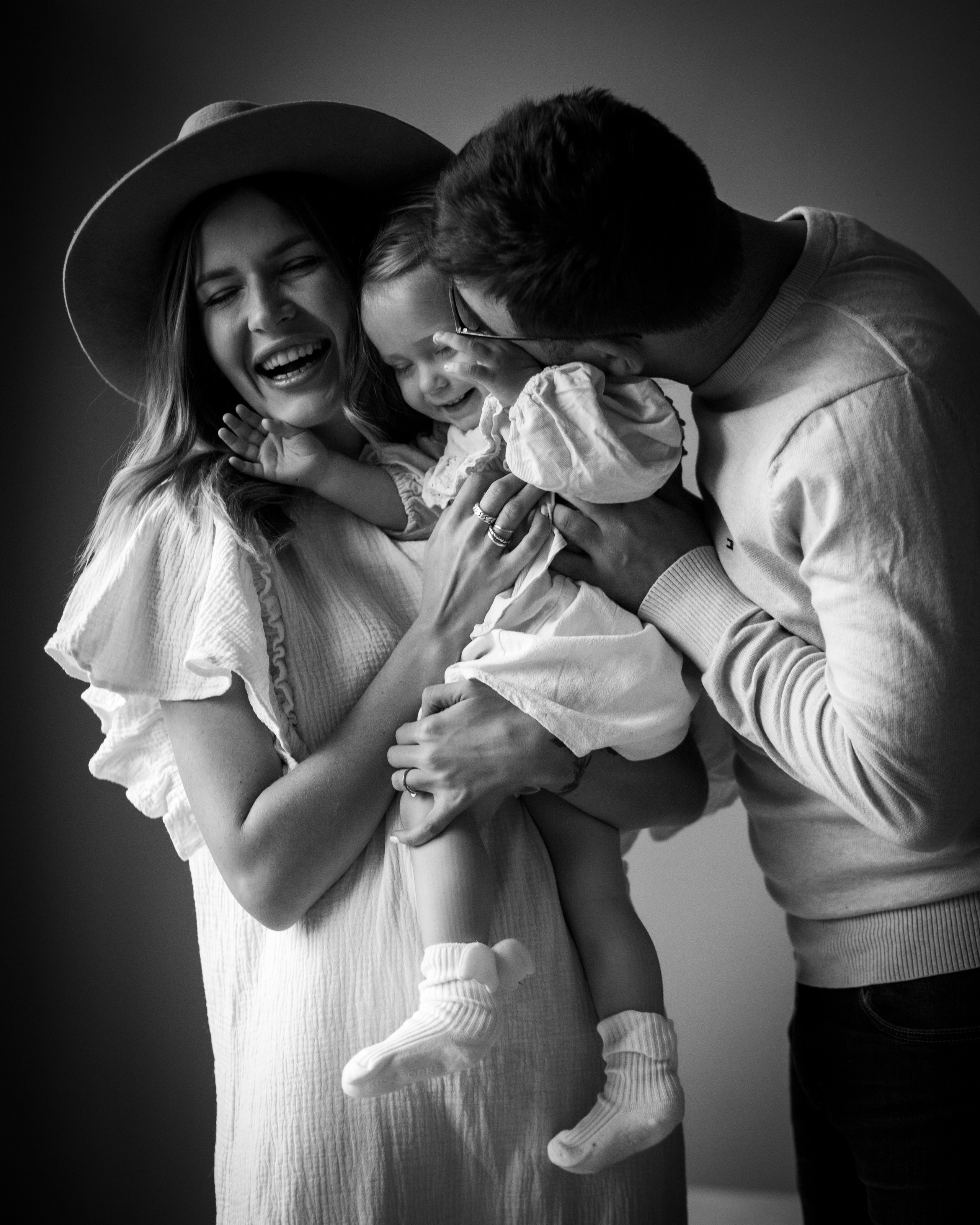 Всем привет! Меня зовут Евгения Попова и я семейный фотограф в Москве