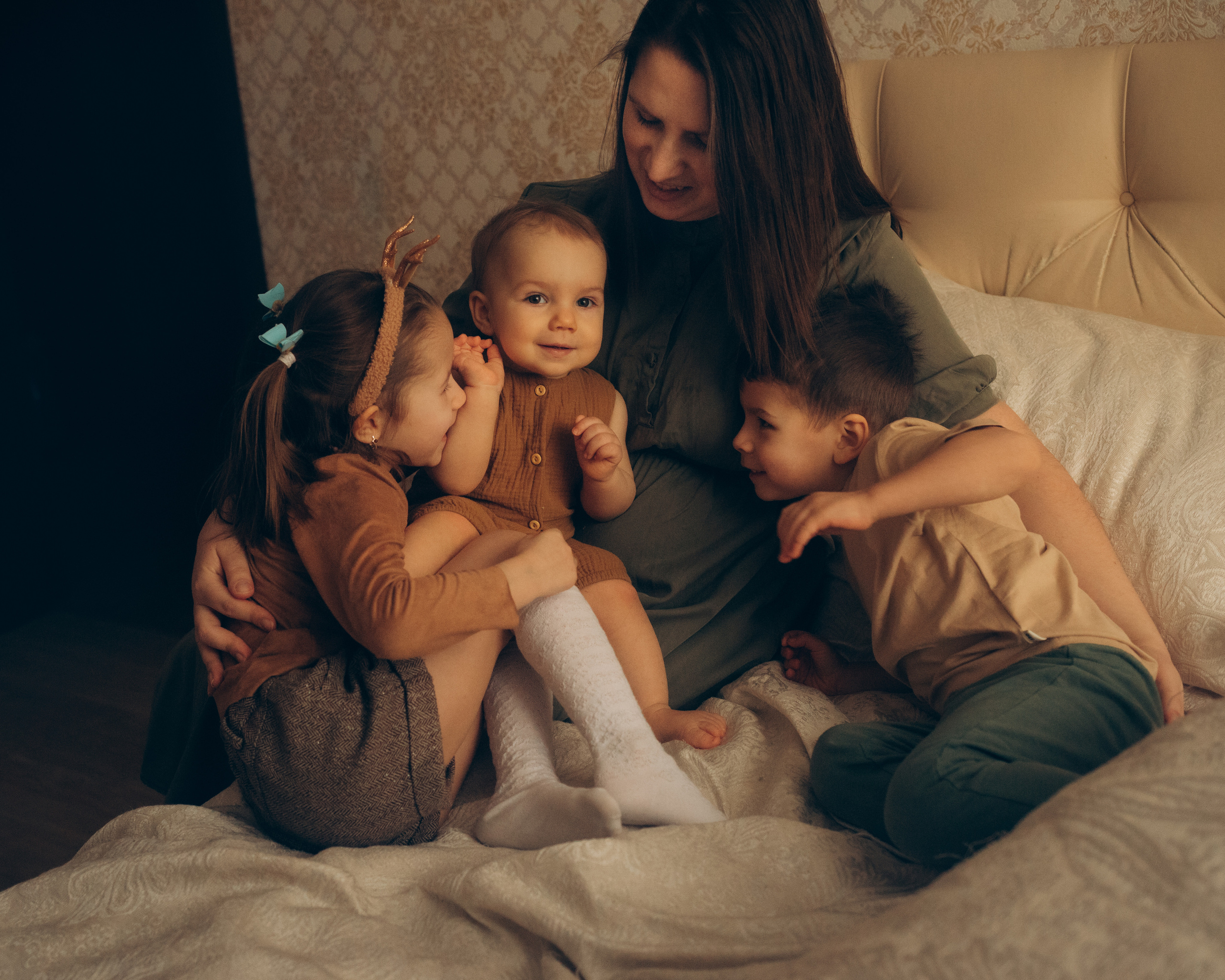 Всем привет! Меня зовут Евгения Попова и я семейный фотограф в Москве