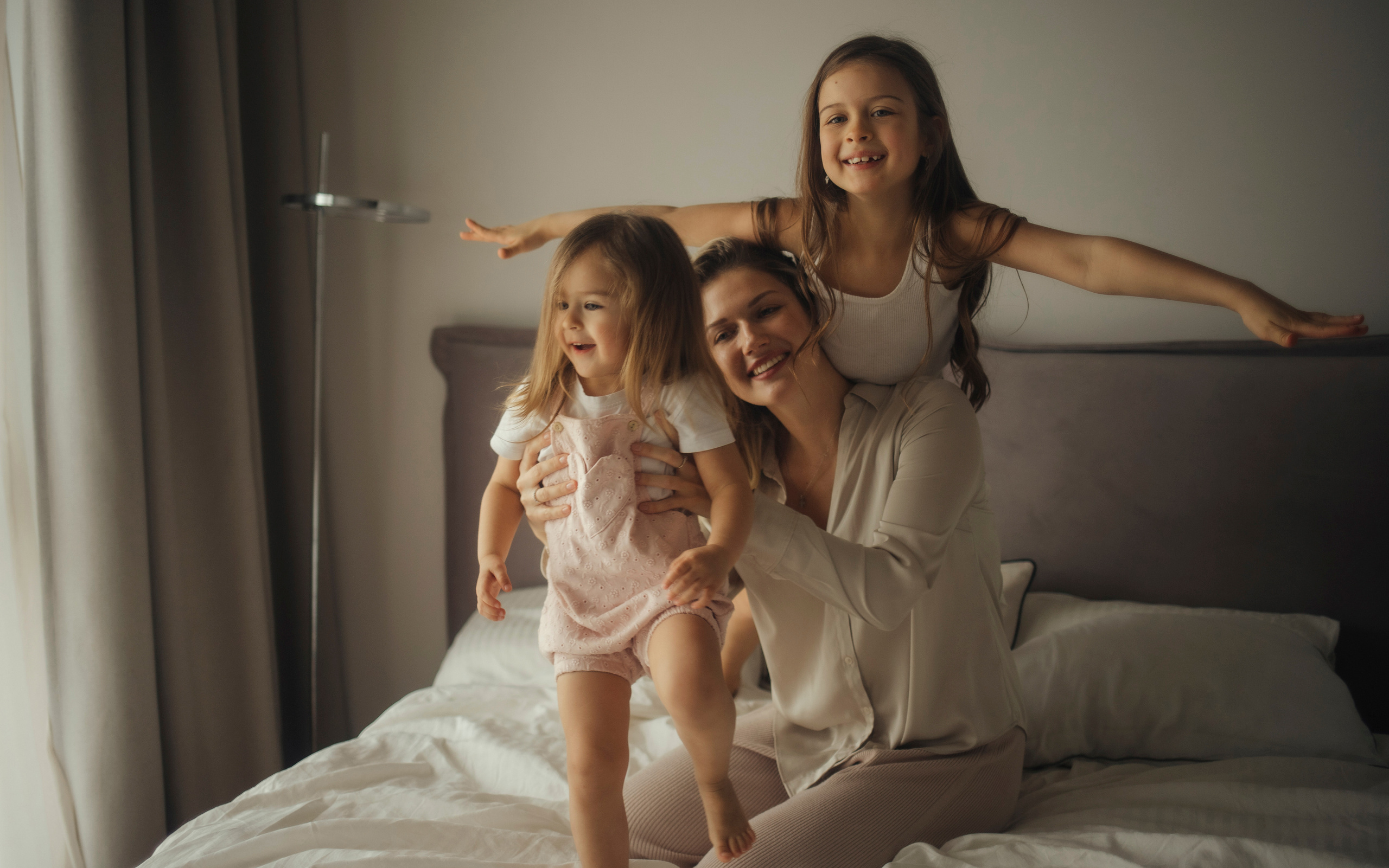 Всем привет! Меня зовут Евгения Попова и я семейный фотограф в Москве