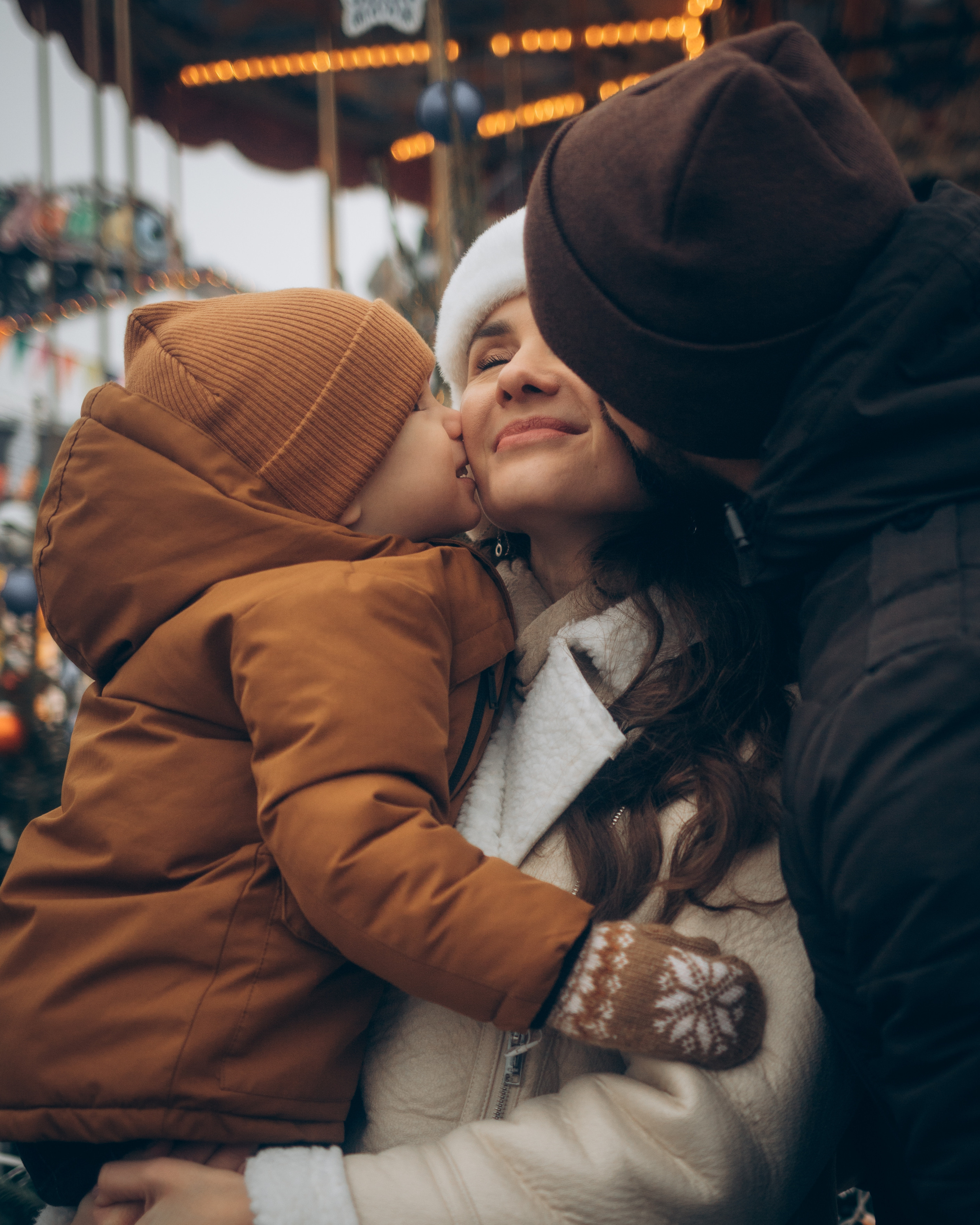 Всем привет! Меня зовут Евгения Попова и я семейный фотограф в Москве