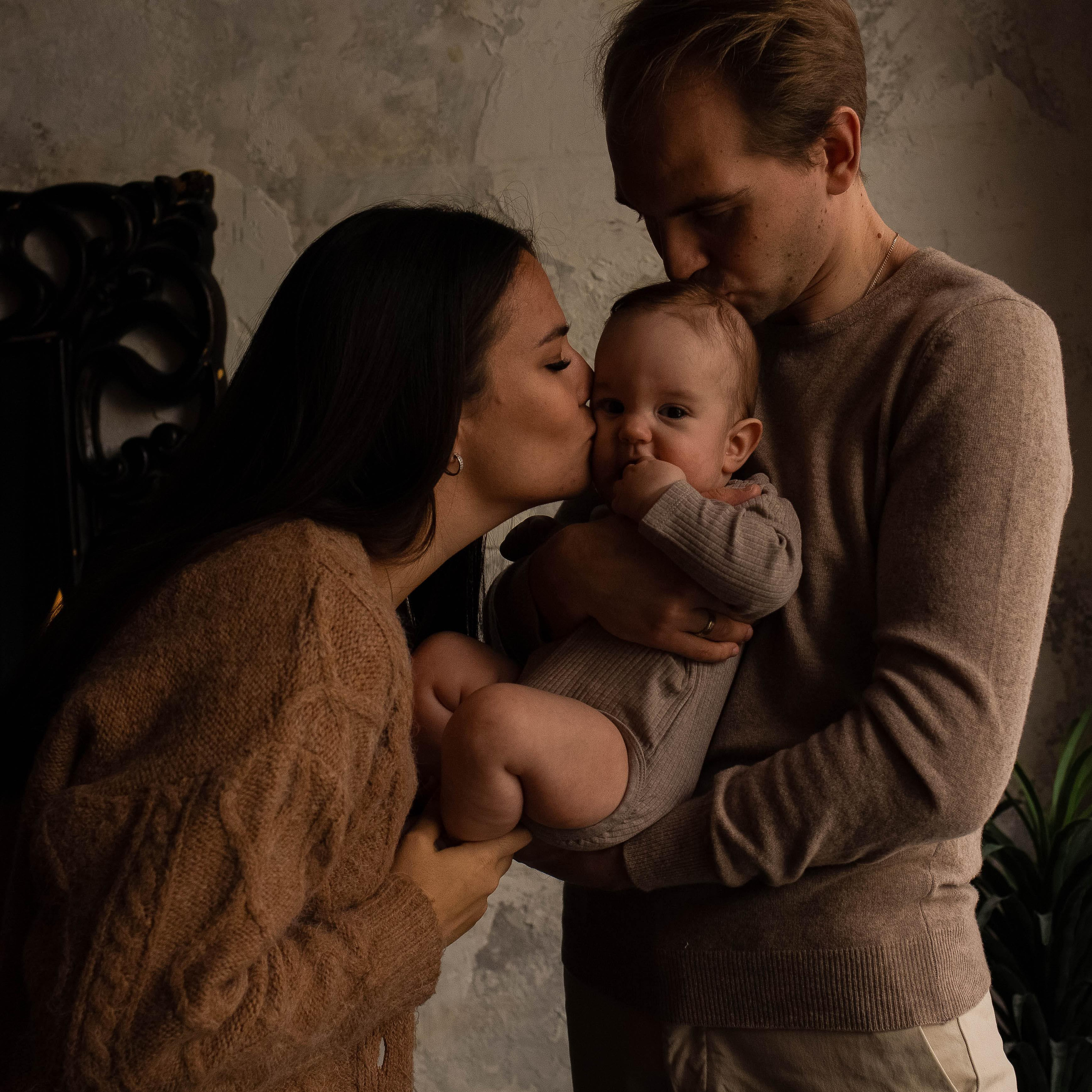 Всем привет! Меня зовут Евгения Попова и я семейный фотограф в Москве