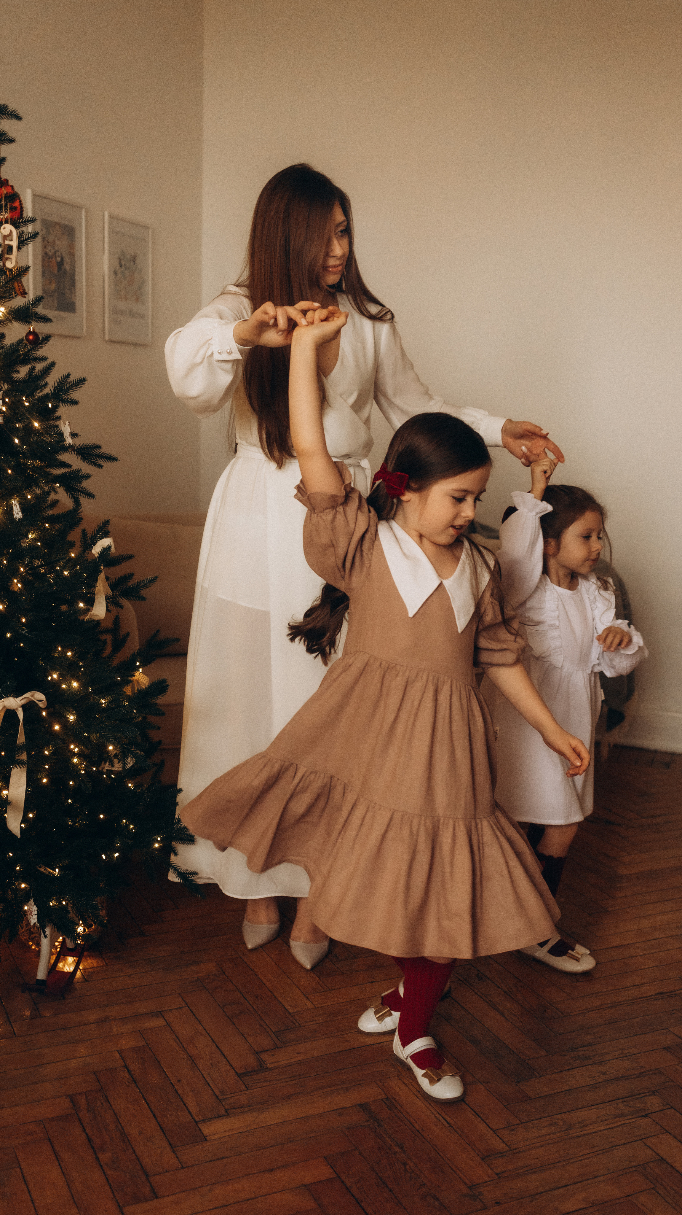 Всем привет! Меня зовут Евгения Попова и я семейный фотограф в Москве