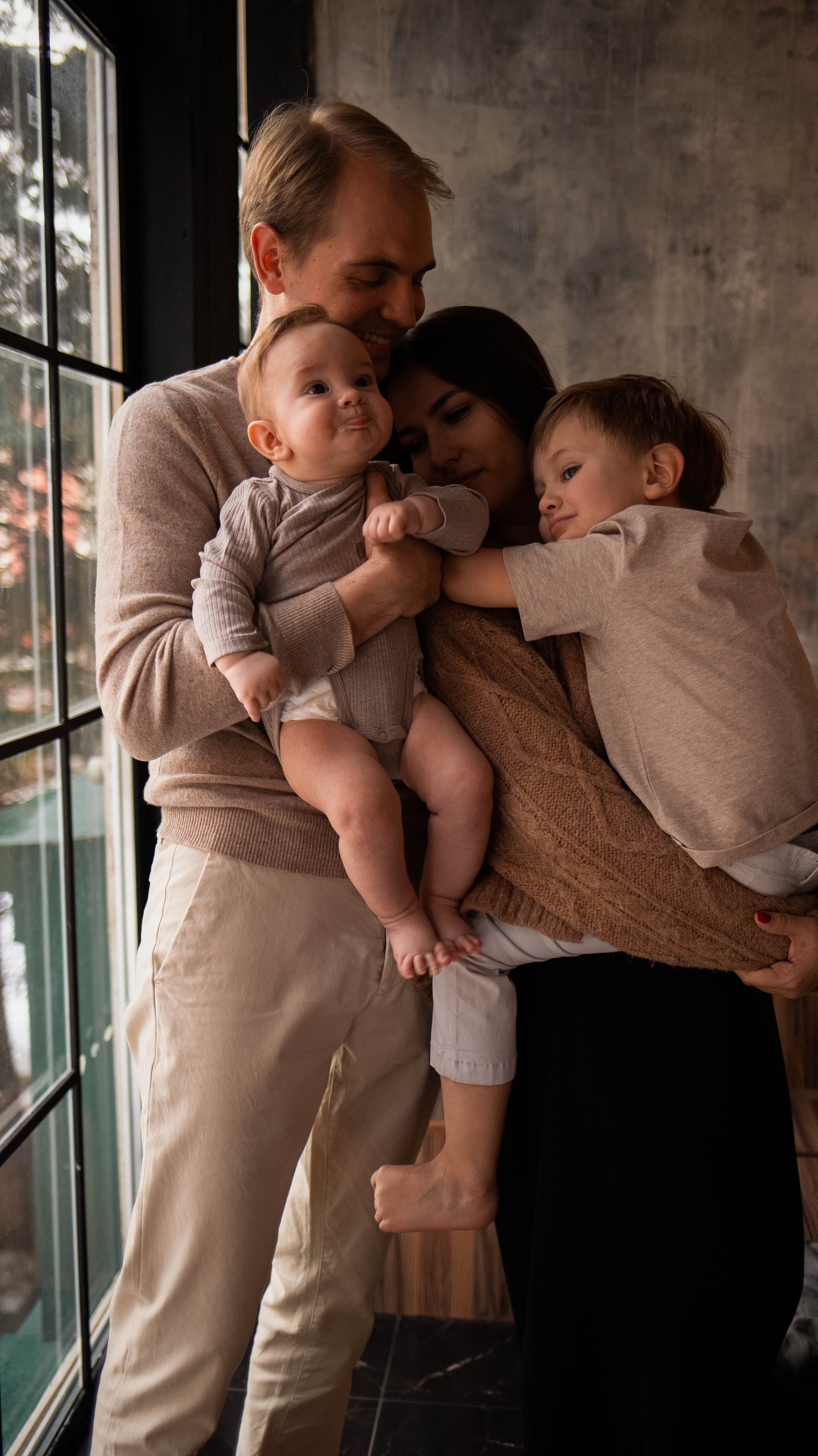 Всем привет! Меня зовут Евгения Попова и я семейный фотограф в Москве