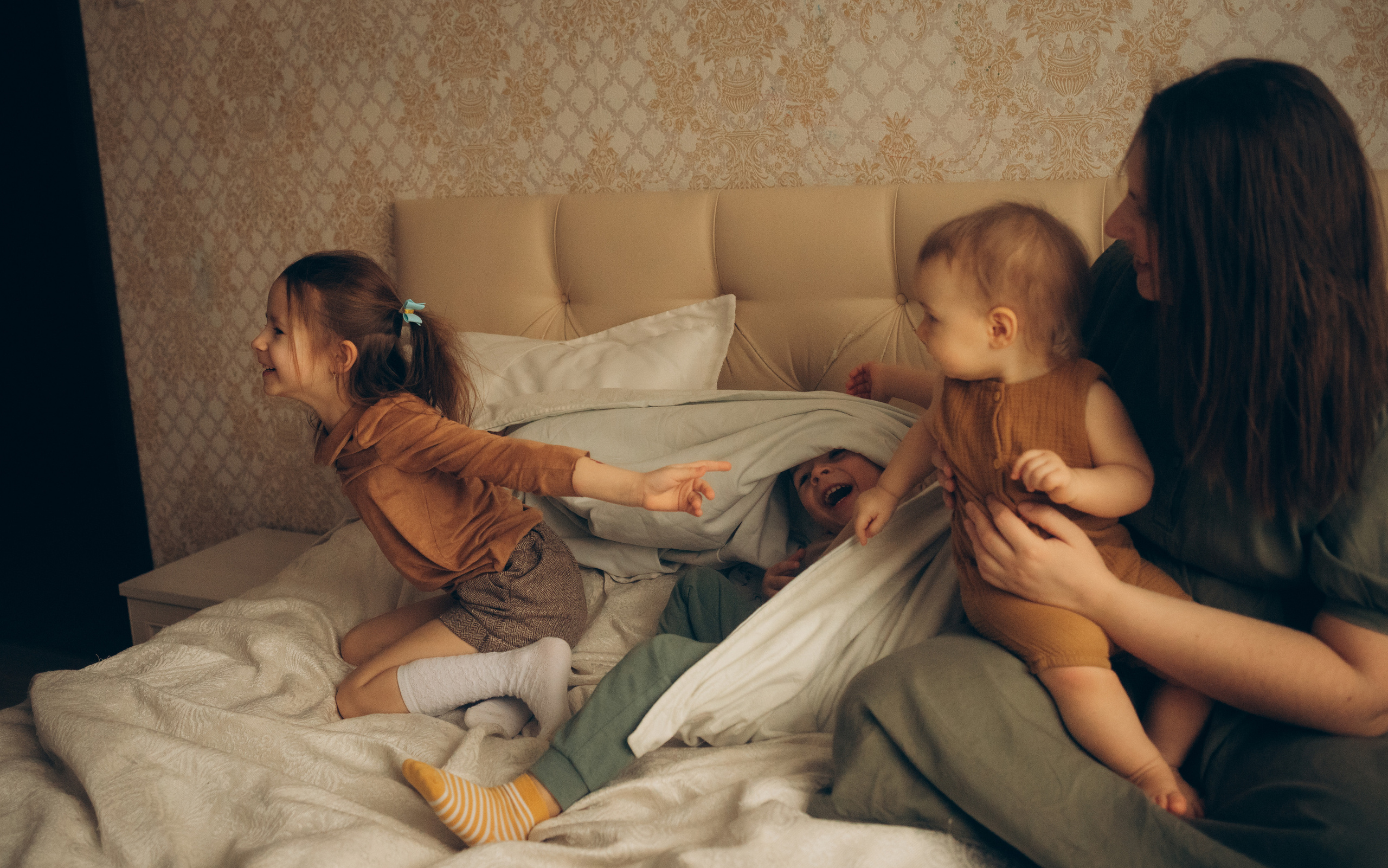 Всем привет! Меня зовут Евгения Попова и я семейный фотограф в Москве