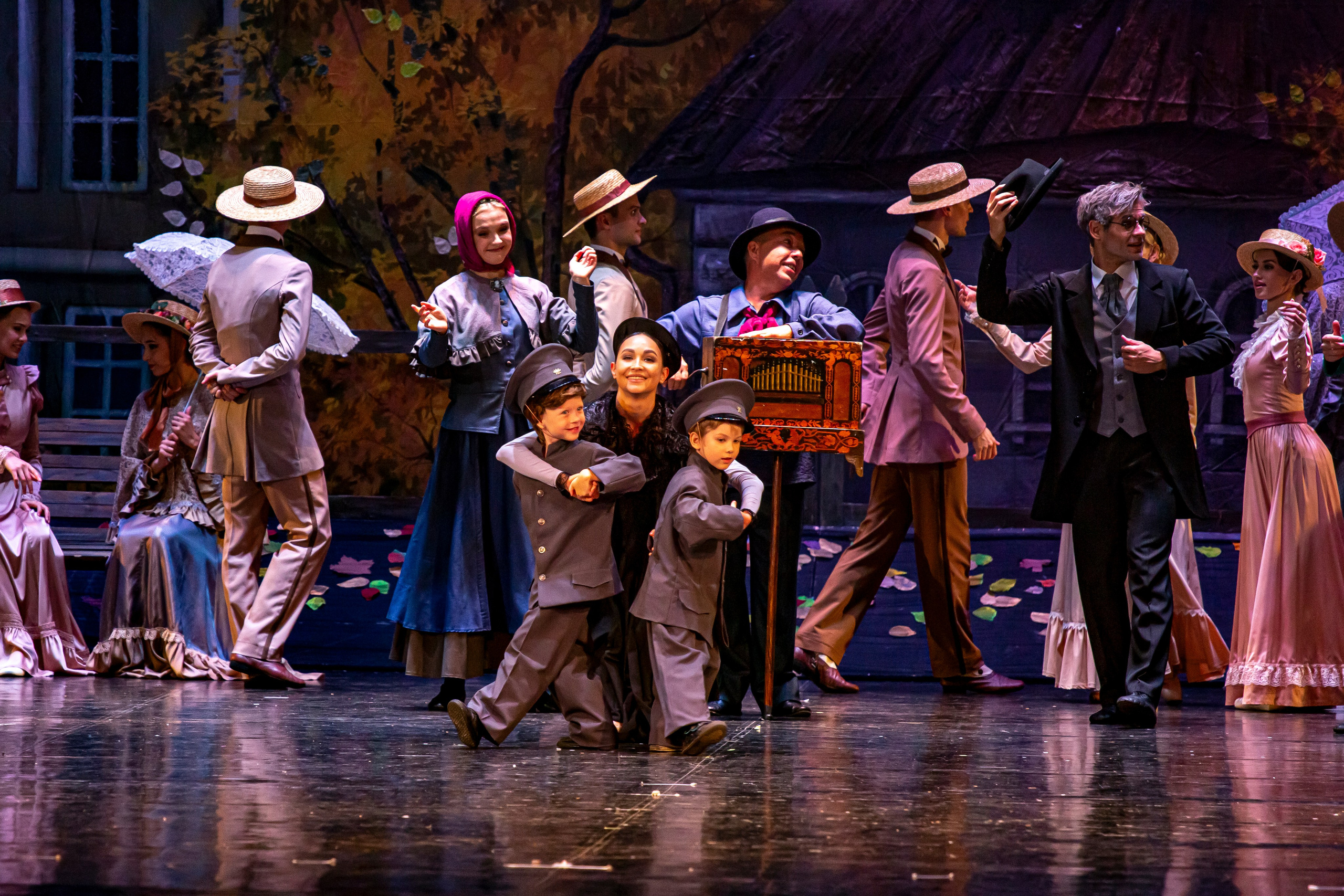 Анюта — спектакль — премьера на сцене Зимнего театра Марийского театра оперы и балета. Фотограф в Сочи Юрий Шептаев