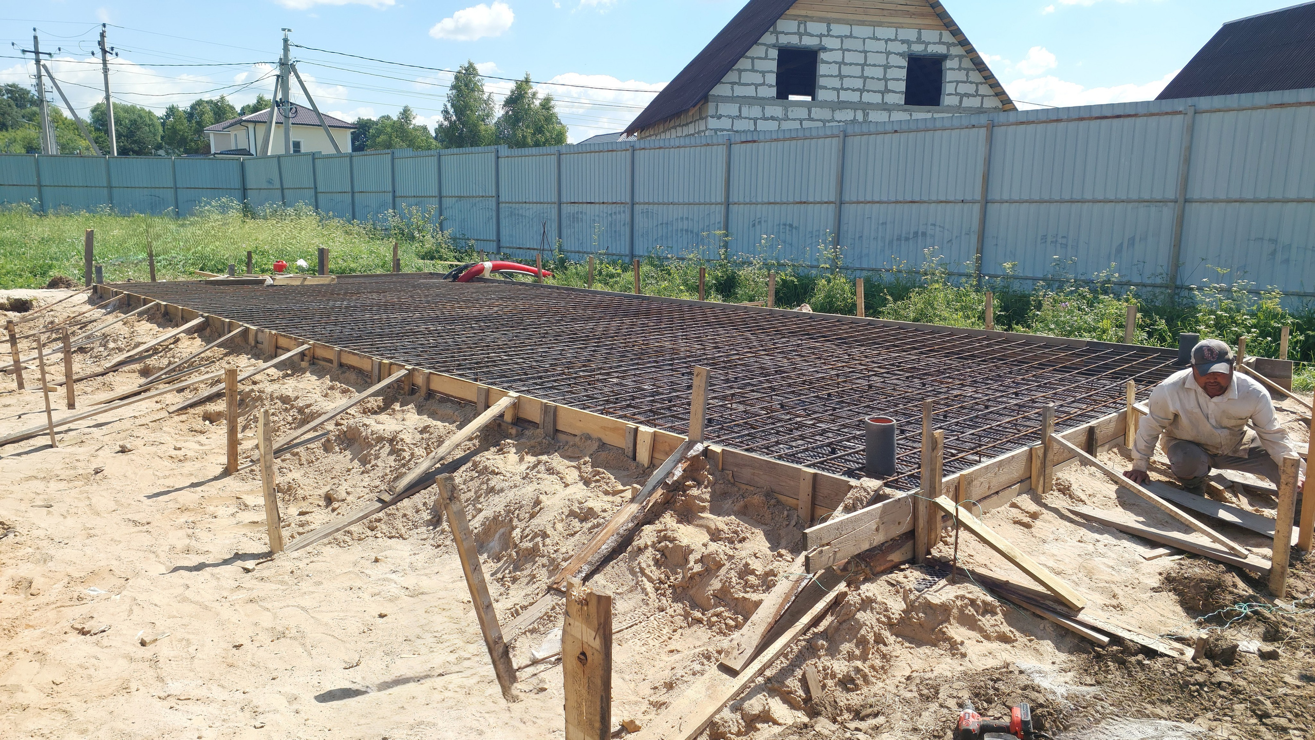  Армирование фундамента питомника МД-006