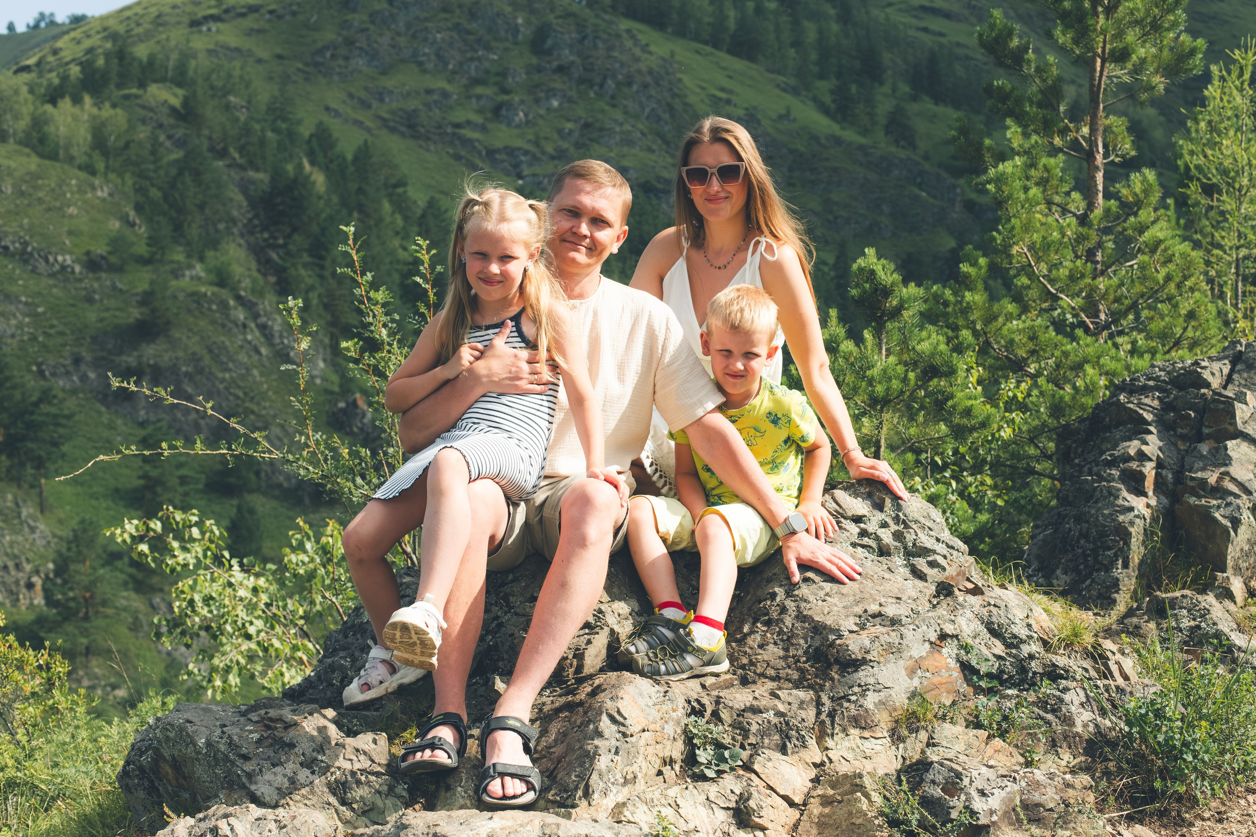 Дарья & семья. Фотограф Нина Брандт в Горном Алтае