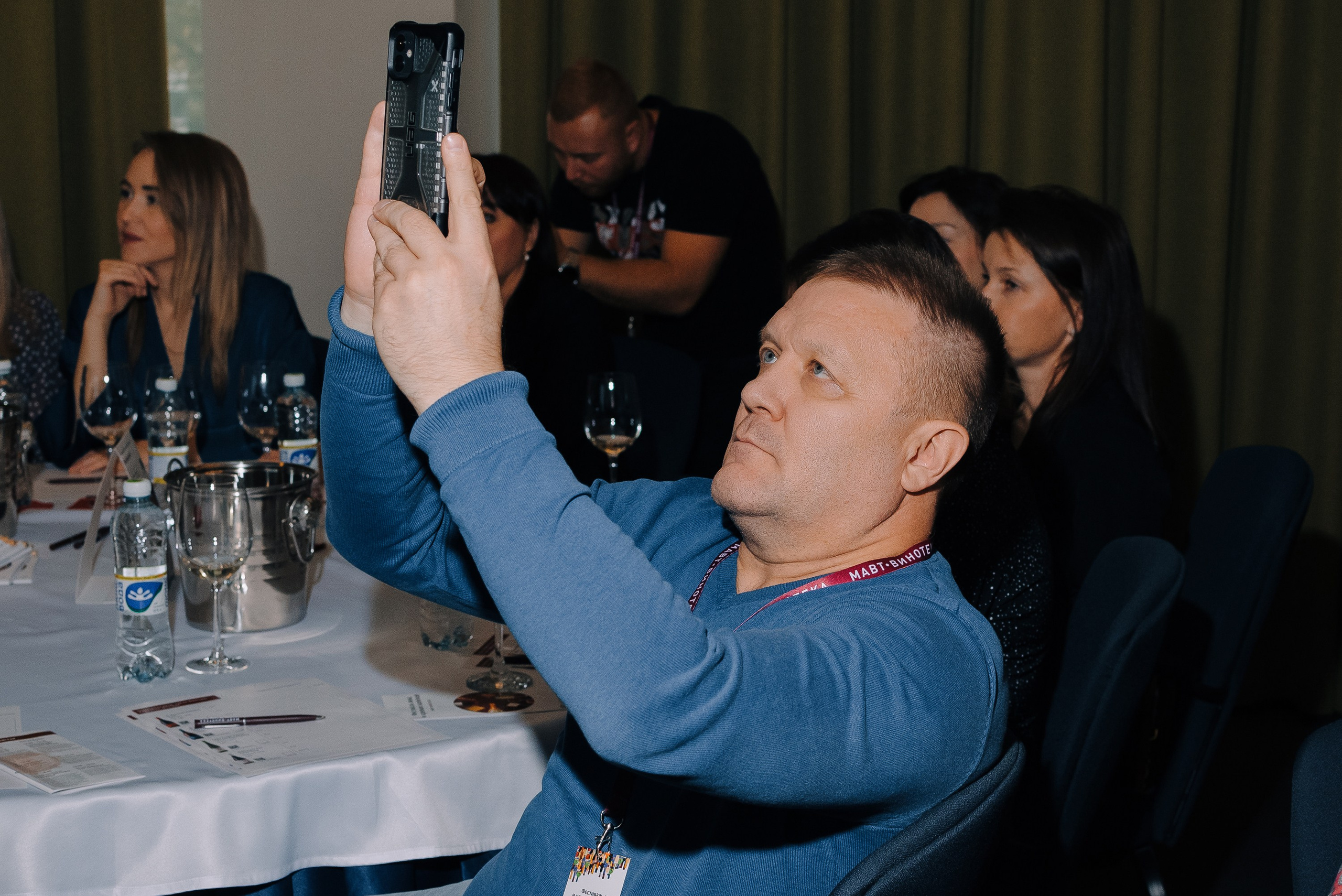 ФЕСТИВАЛЬ ВИНА И КРЕПКИХ НАПИТКОВ МАВТ-ВИНОТЕКА. Репортажный фотограф Зуев Роман г. Челябинск