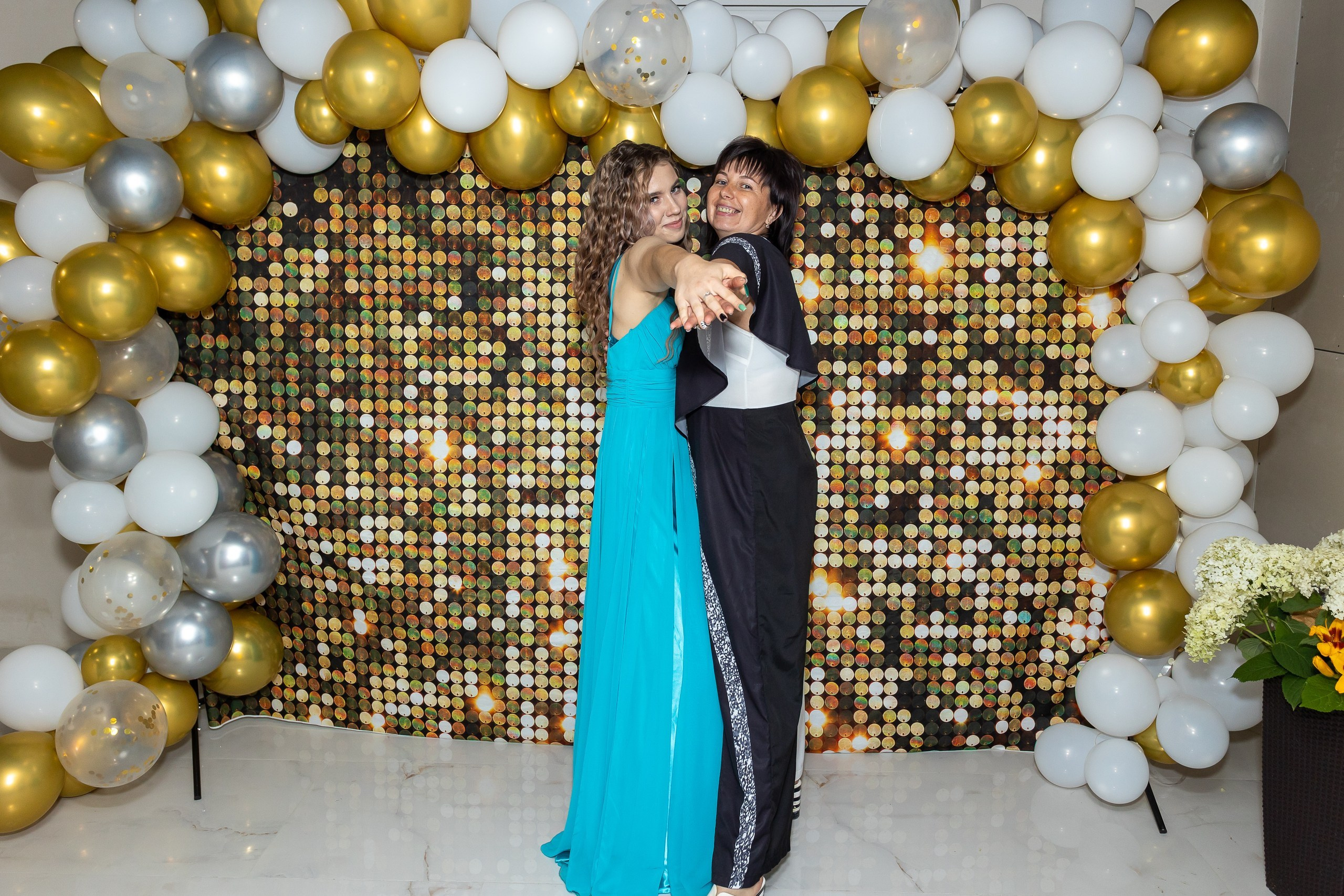 Вручение аттестата и выпускной вечер. Выпускные альбомы Майкоп, Краснодар Елена Золотарева