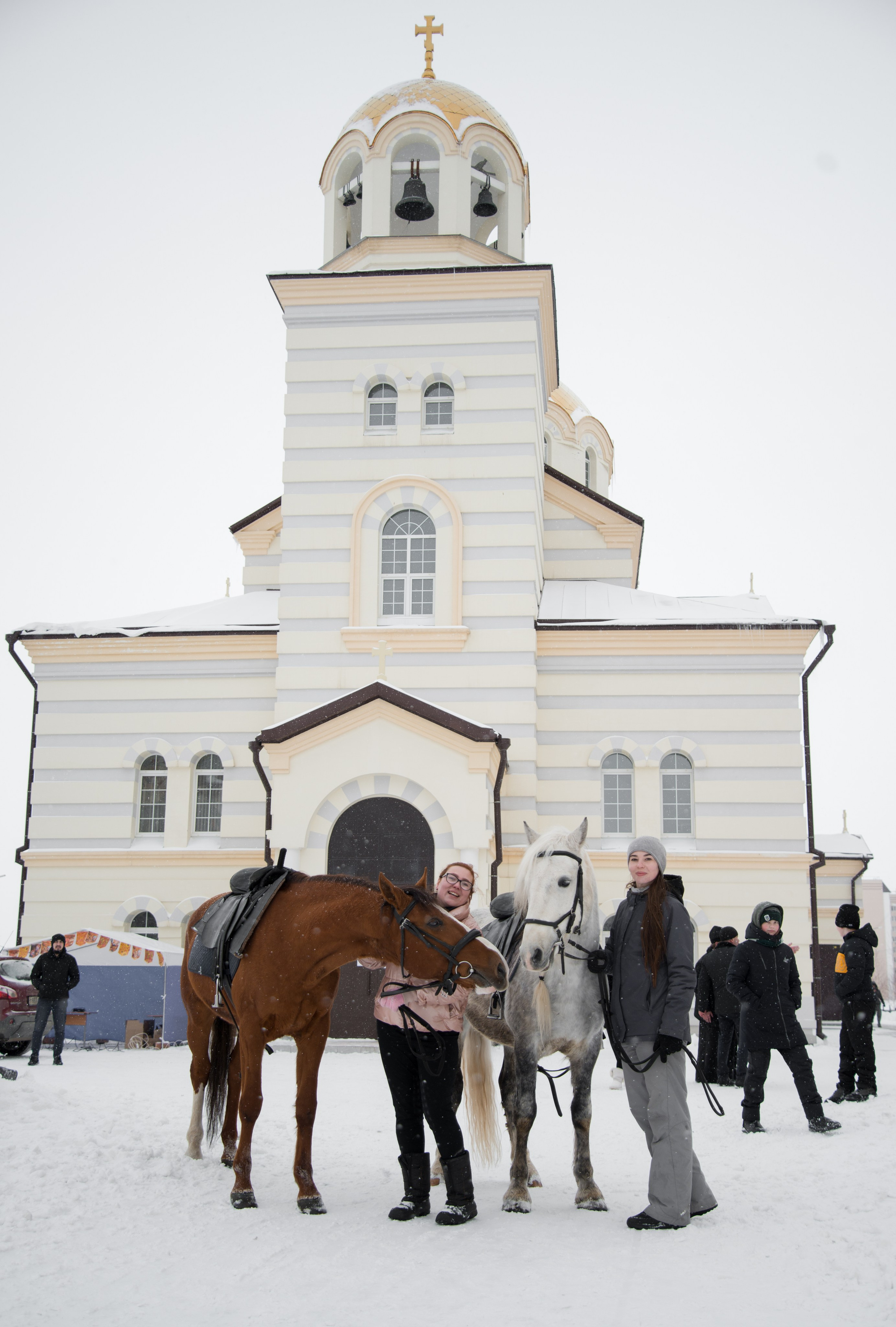 Масленица у Храма Спиридона. Конный фотограф в Саратове Юлия Иванова
