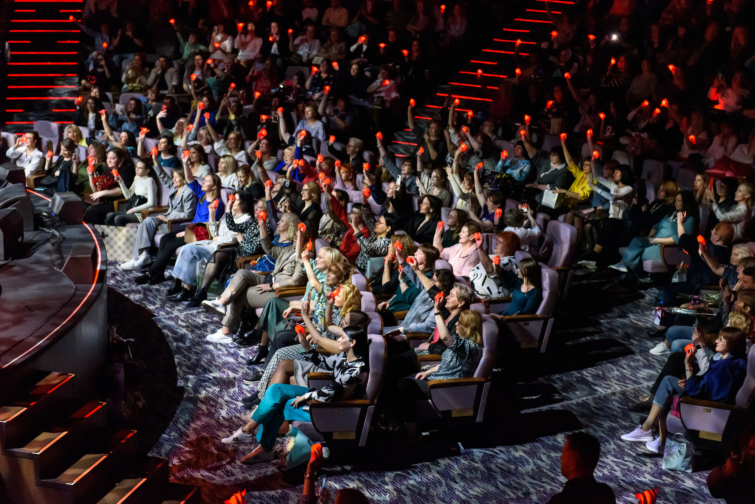 Кирилл Туриченко — Вегас Сити Холл. Бренд-фотограф для экспертов и блогеров в Москве Влада Горбовская