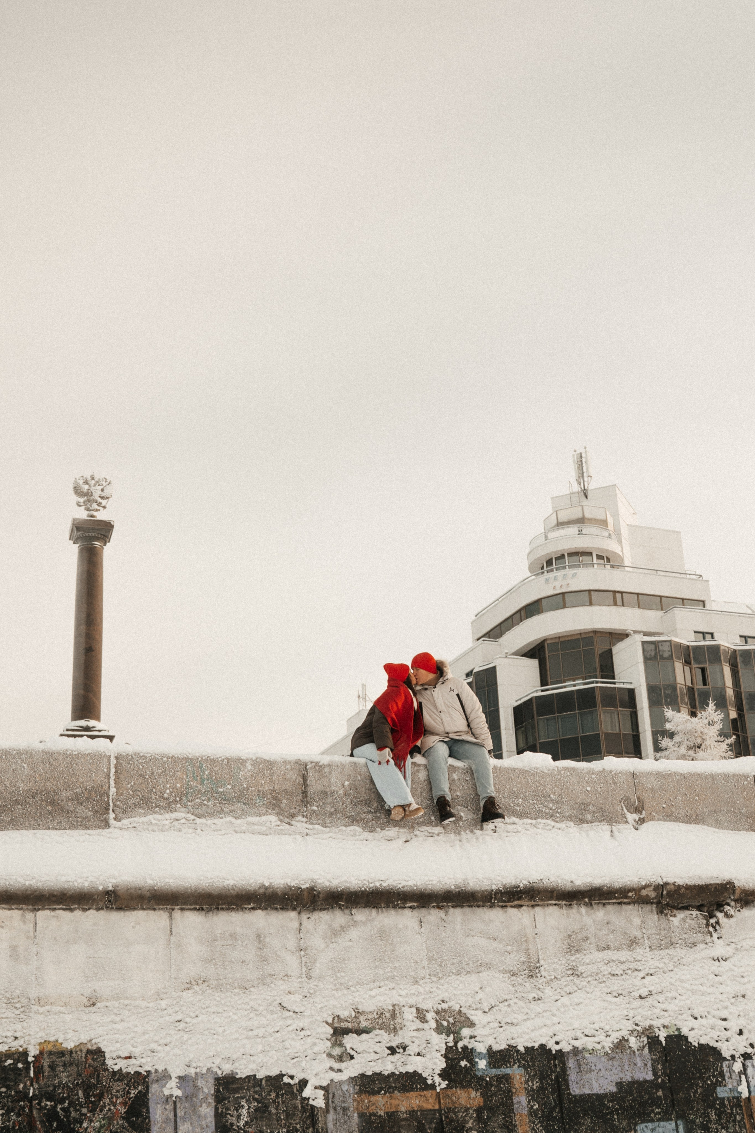 [our pulses aligned…]. Фотограф в Архангельске