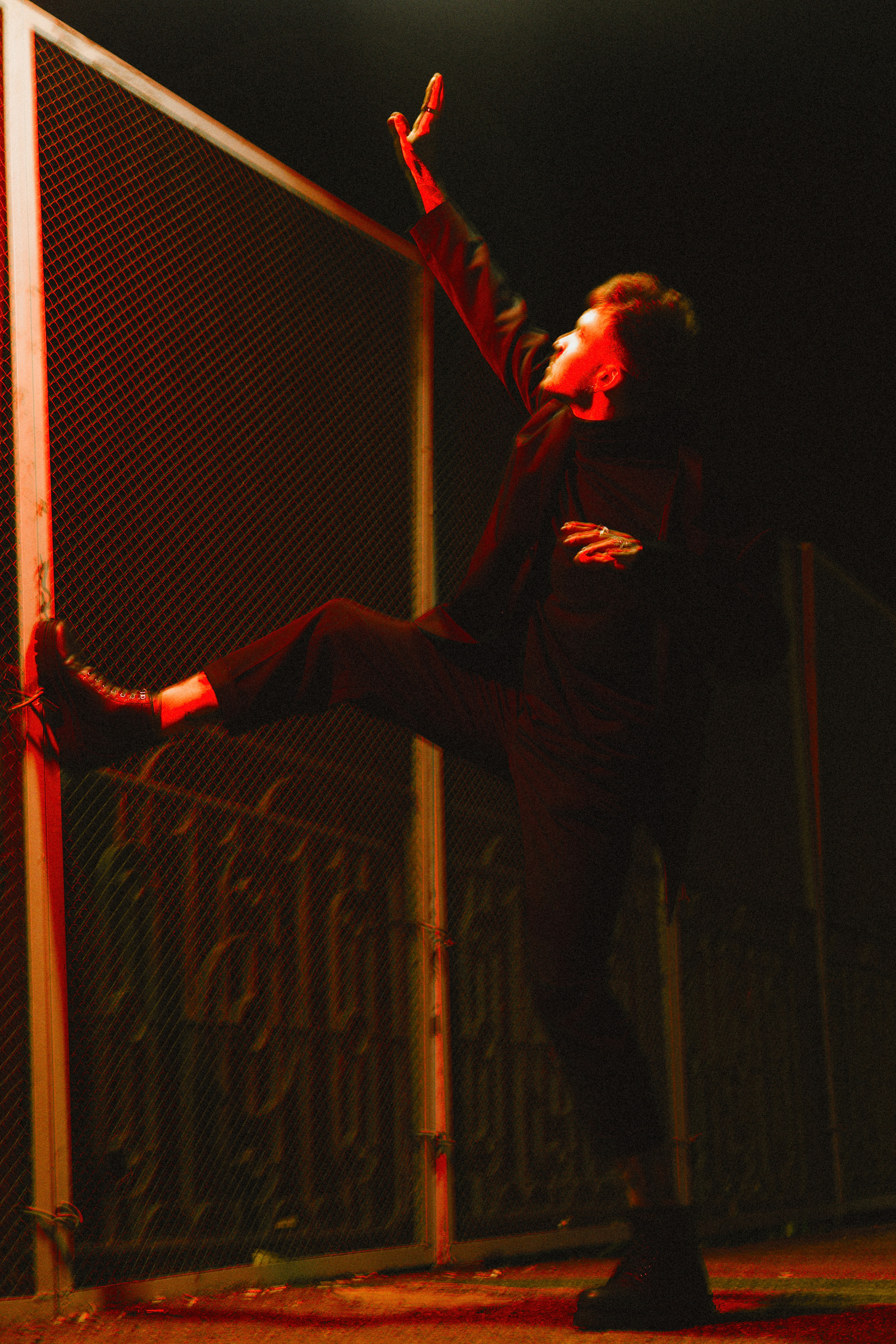 На стиле 90х. Бизнес, мужской фотограф в Краснодаре | Аксёнов Алексей Владимирович