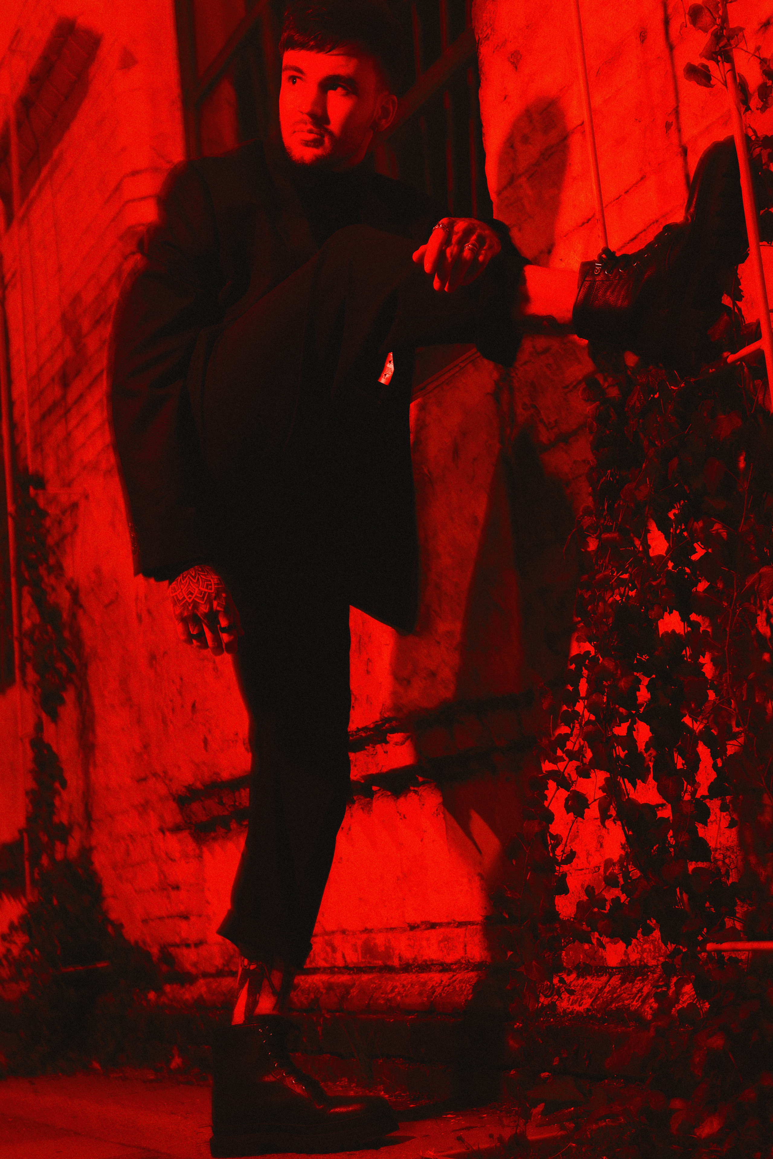 На стиле 90х. Бизнес, мужской фотограф в Краснодаре | Аксёнов Алексей Владимирович