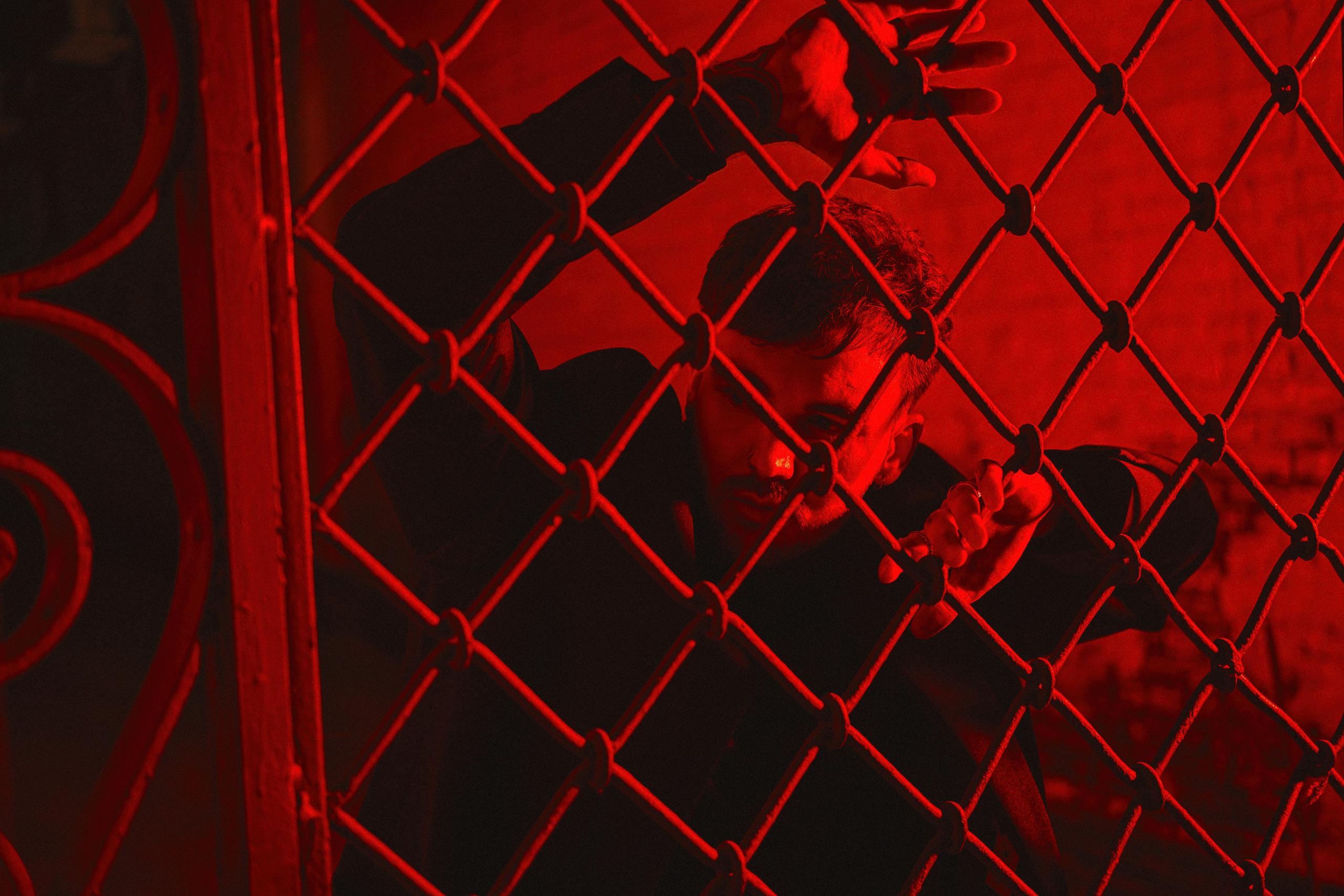 На стиле 90х. Бизнес, мужской фотограф в Краснодаре | Аксёнов Алексей Владимирович