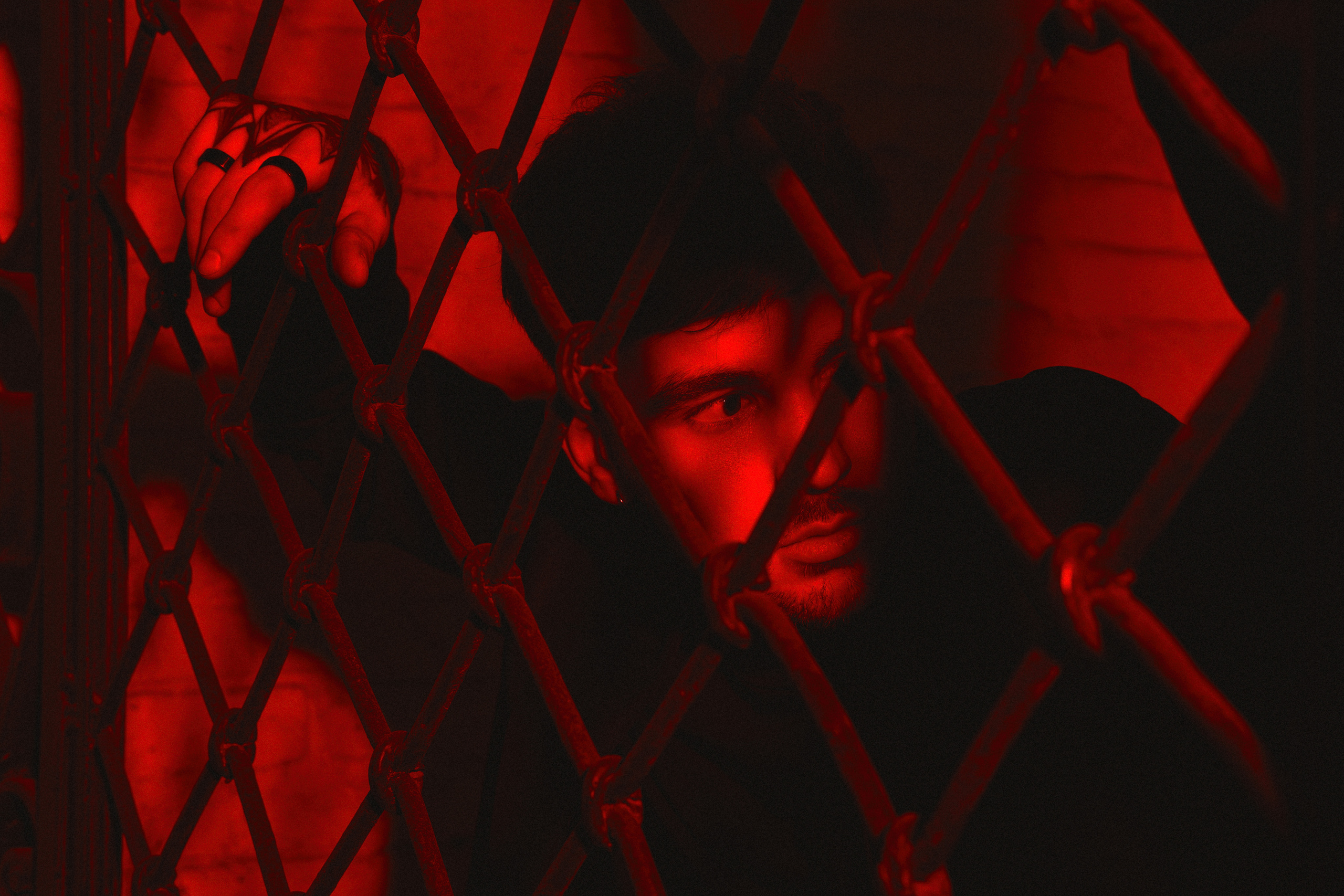 На стиле 90х. Бизнес, мужской фотограф в Краснодаре | Аксёнов Алексей Владимирович