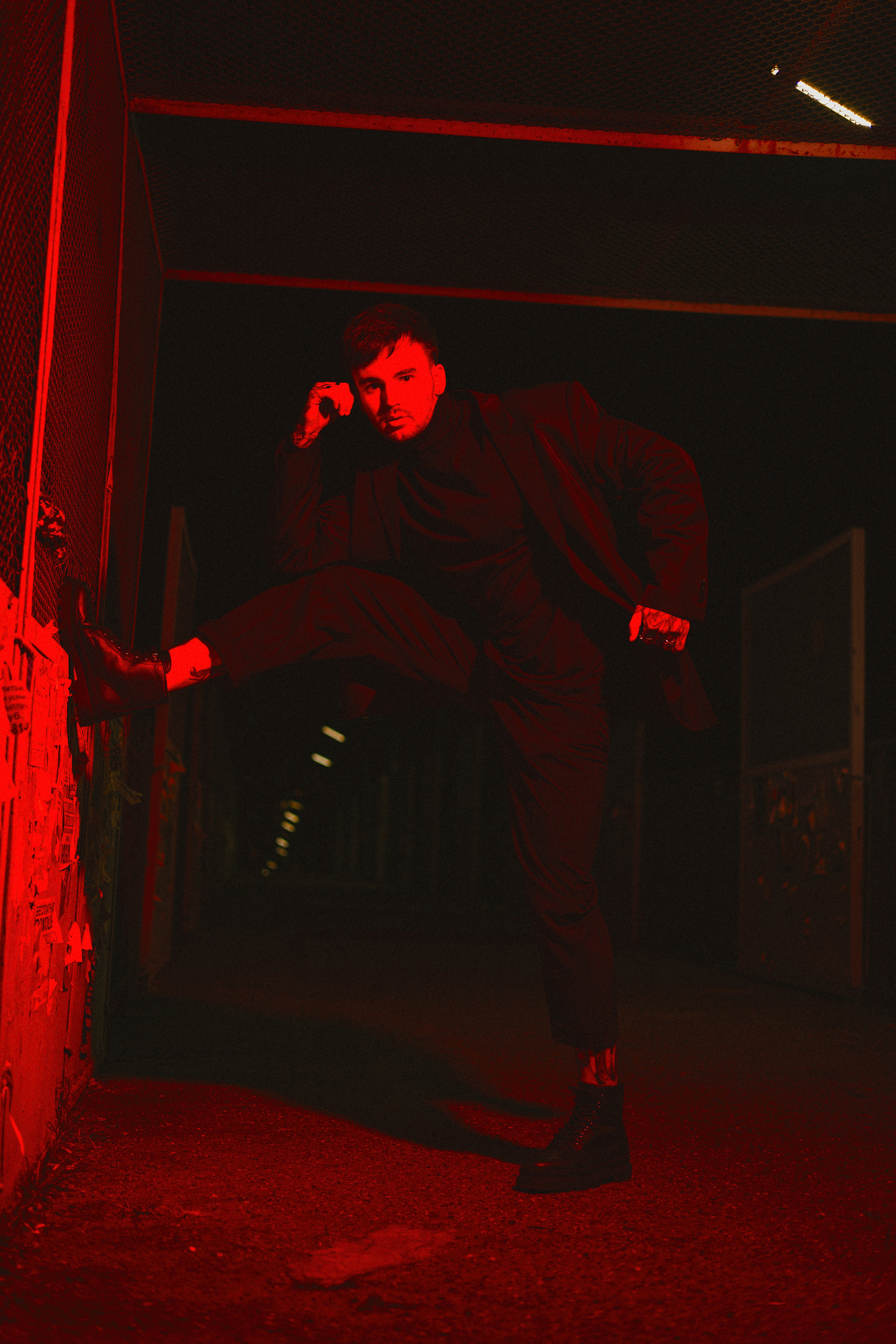 На стиле 90х. Бизнес, мужской фотограф в Краснодаре | Аксёнов Алексей Владимирович