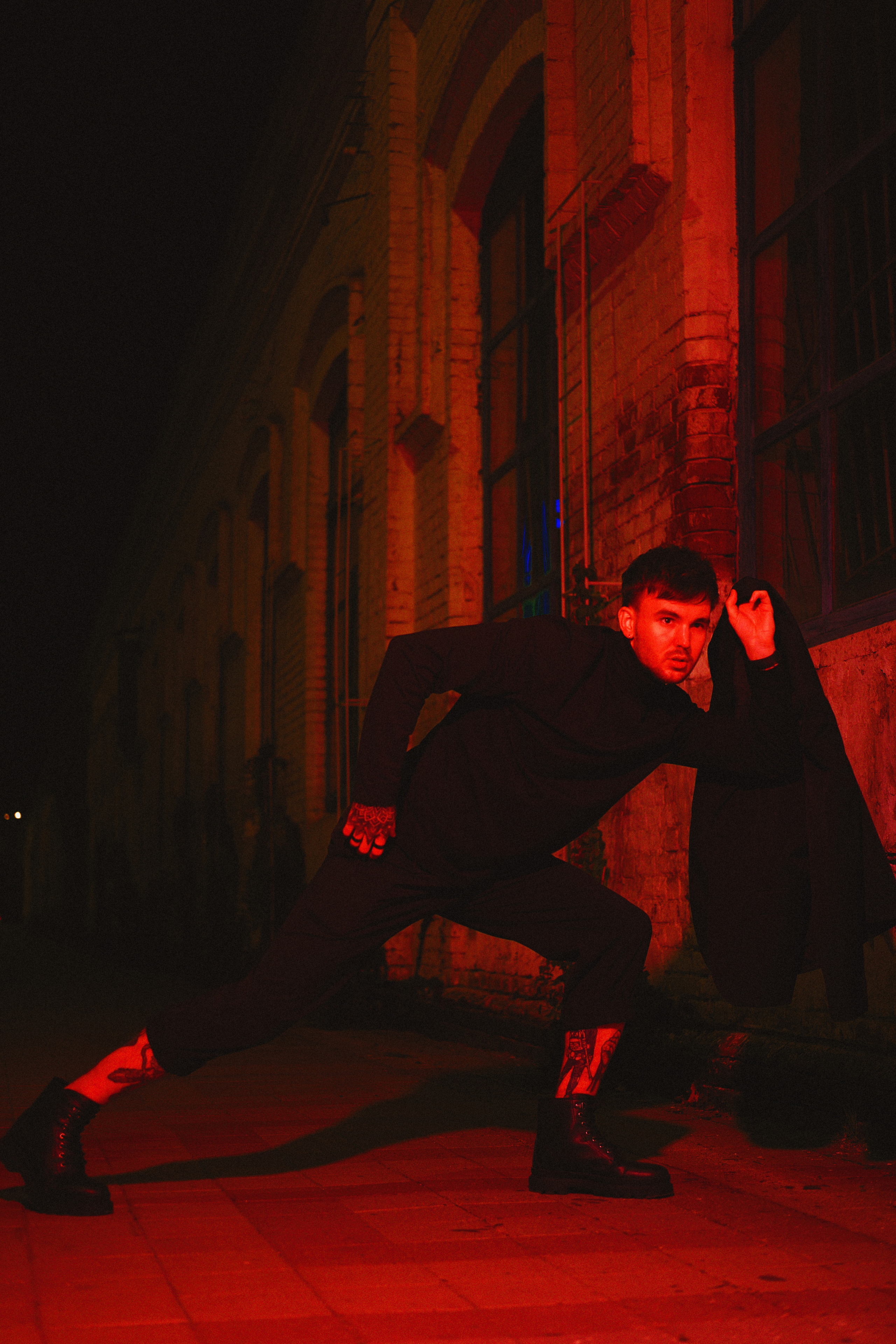 На стиле 90х. Бизнес, мужской фотограф в Краснодаре | Аксёнов Алексей Владимирович