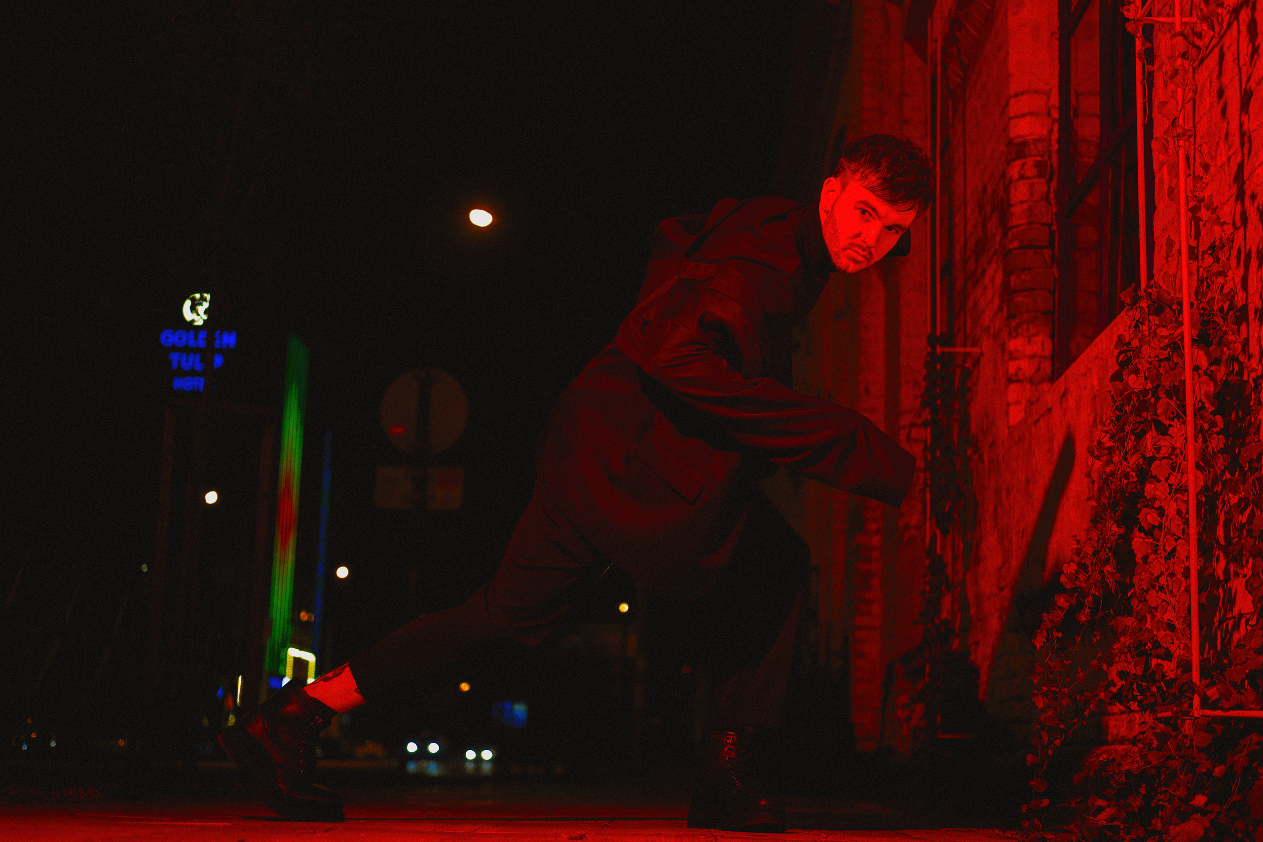 На стиле 90х. Бизнес, мужской фотограф в Краснодаре | Аксёнов Алексей Владимирович