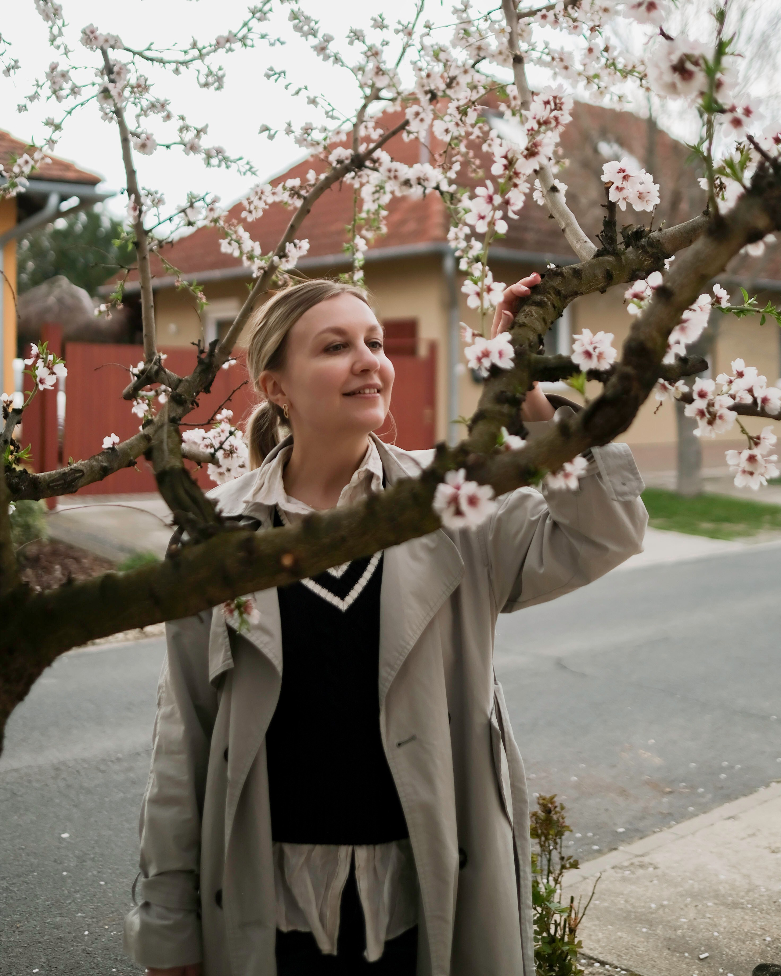 Elena. Blooming in Budapest. Portrait photographer Olga Prokopova based in Budapest
