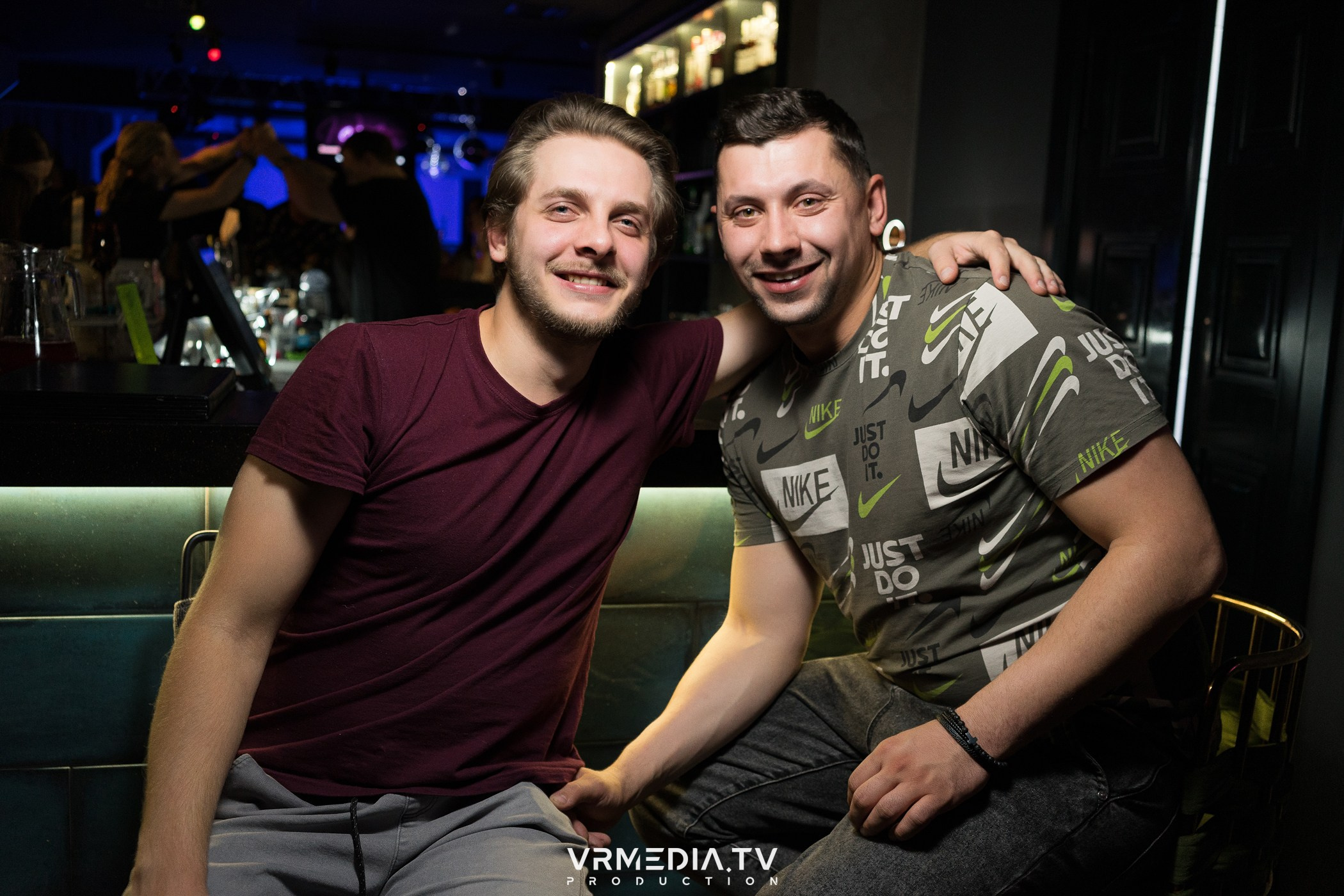 Dance в караоке-баре «Volna»