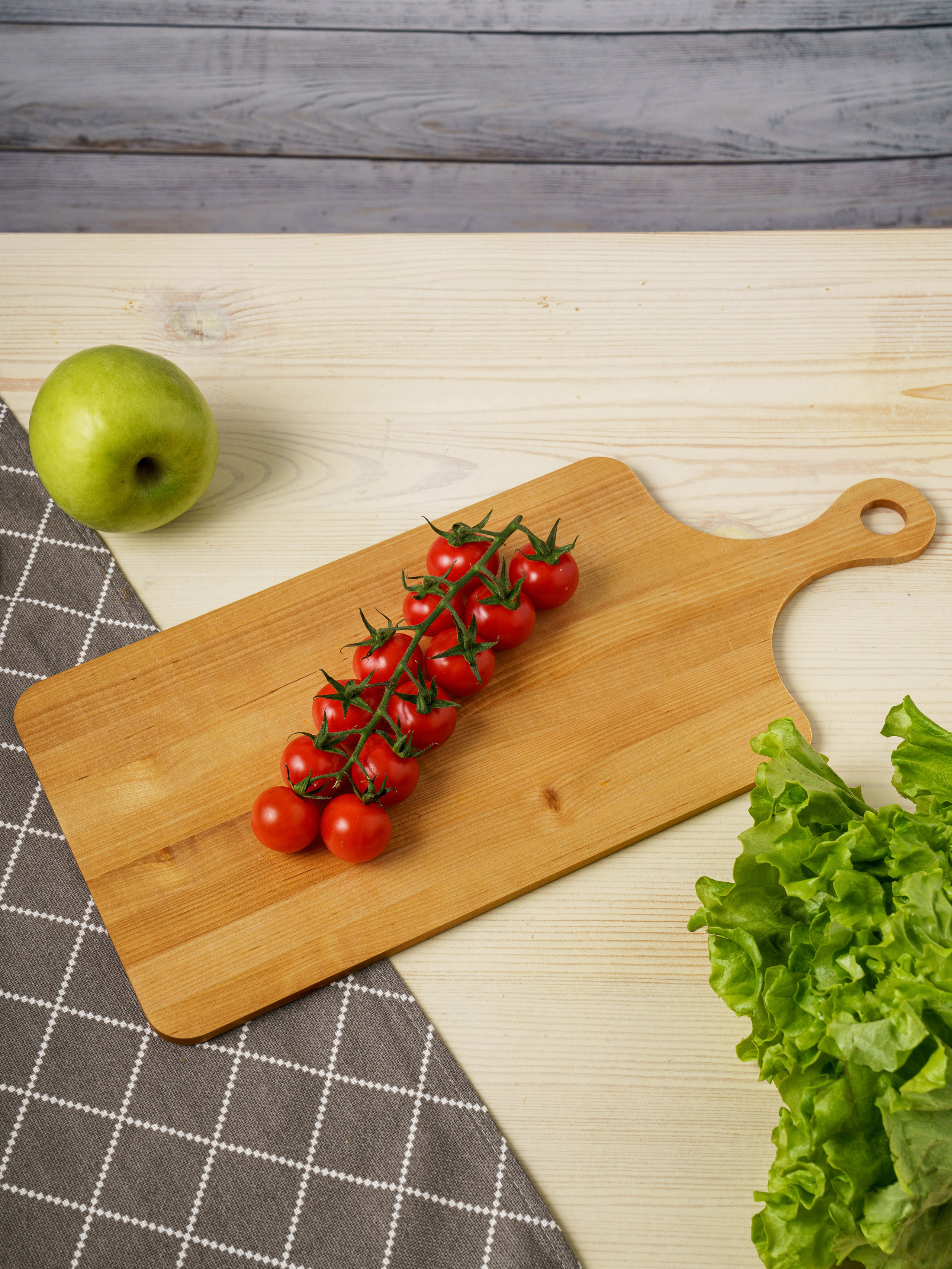 доска с овощами