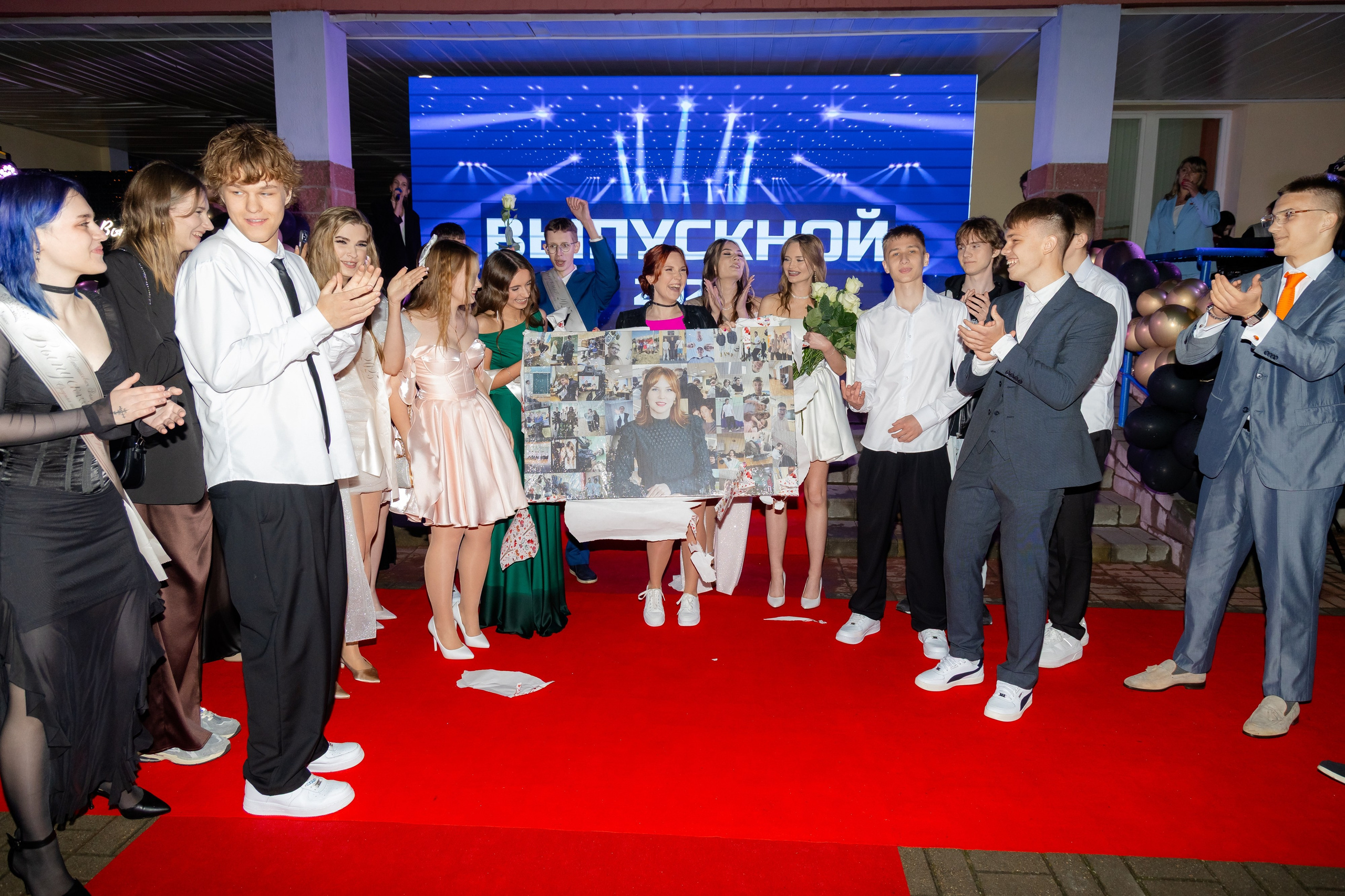Школьный выпускной 2025 год в Минске, Беларуси. Свадебный фотограф в Минске/Беларуси Сергей Спиридонов