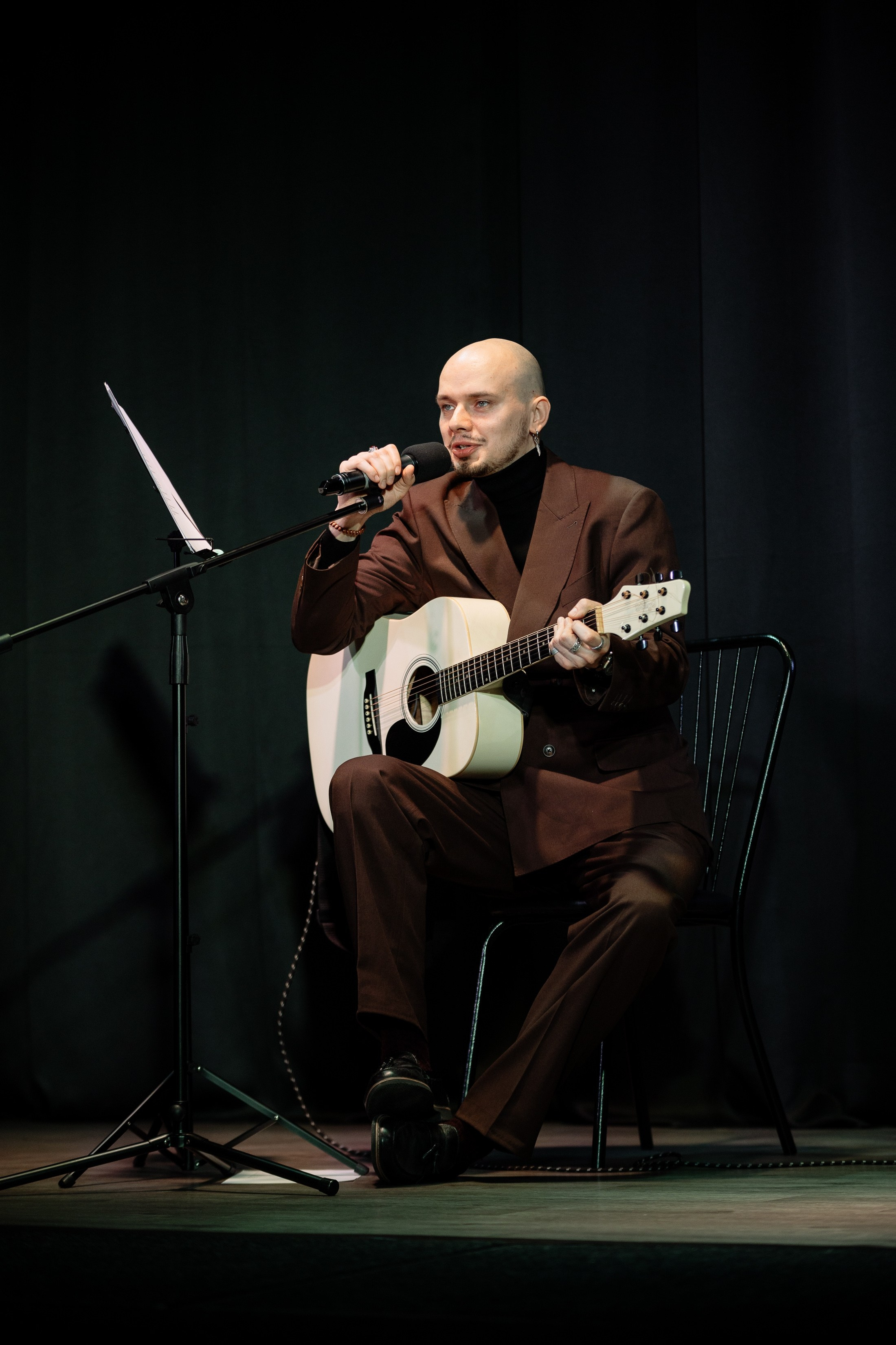 Поэтический вечер с Игорем Бушмелевым и Никой Станиславчик. Фотограф Юлия Мальцева