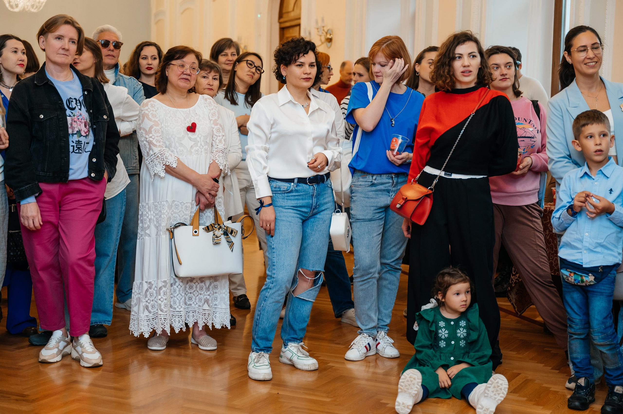 Открытие выставки Кати Васильевой в Молодежном театре. Wedding and family photographer USA