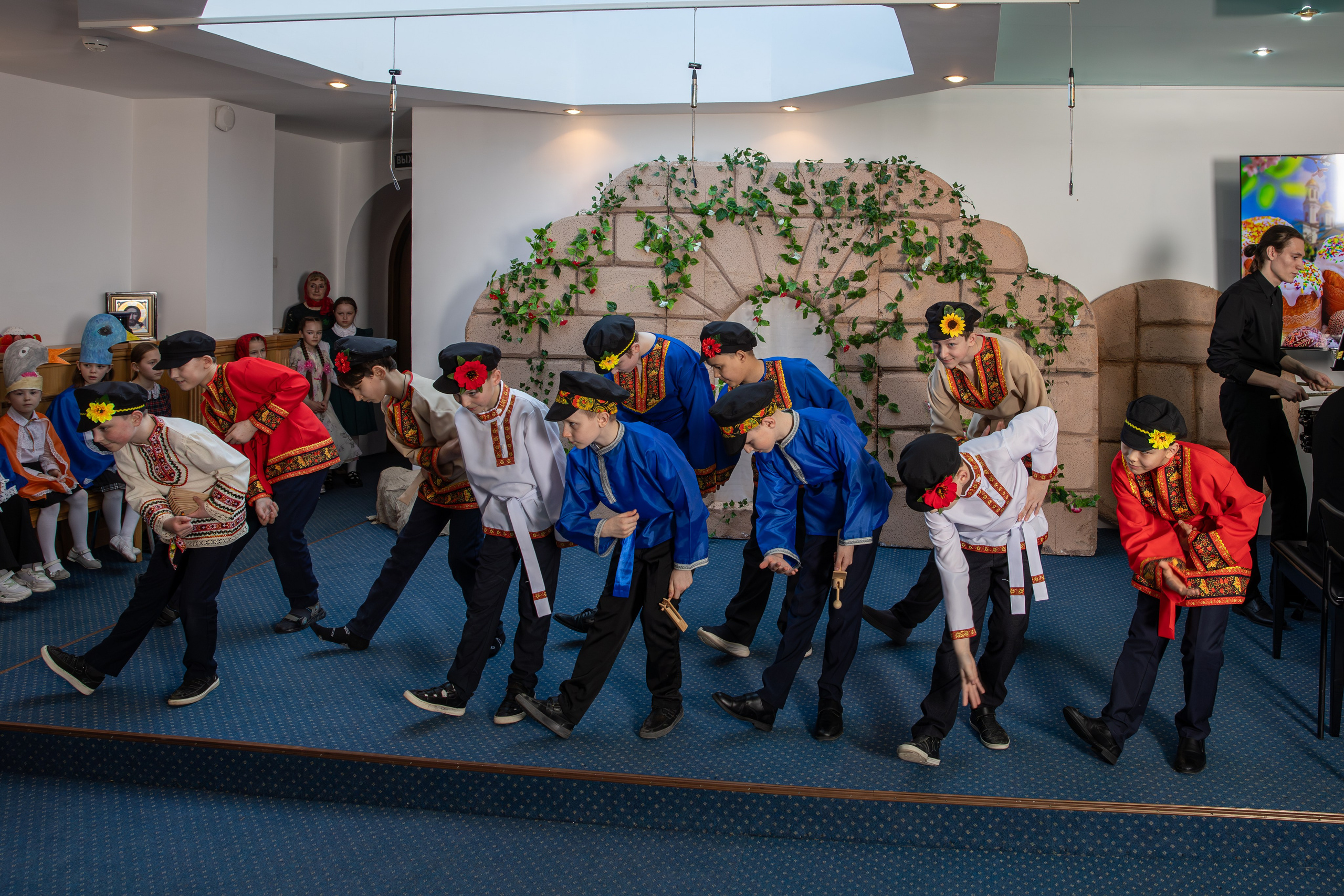 Пасхальный концерт Воскресная школа 2025. Фотограф Таинств Крещение и Венчания г. Магадан Власова Ульяна