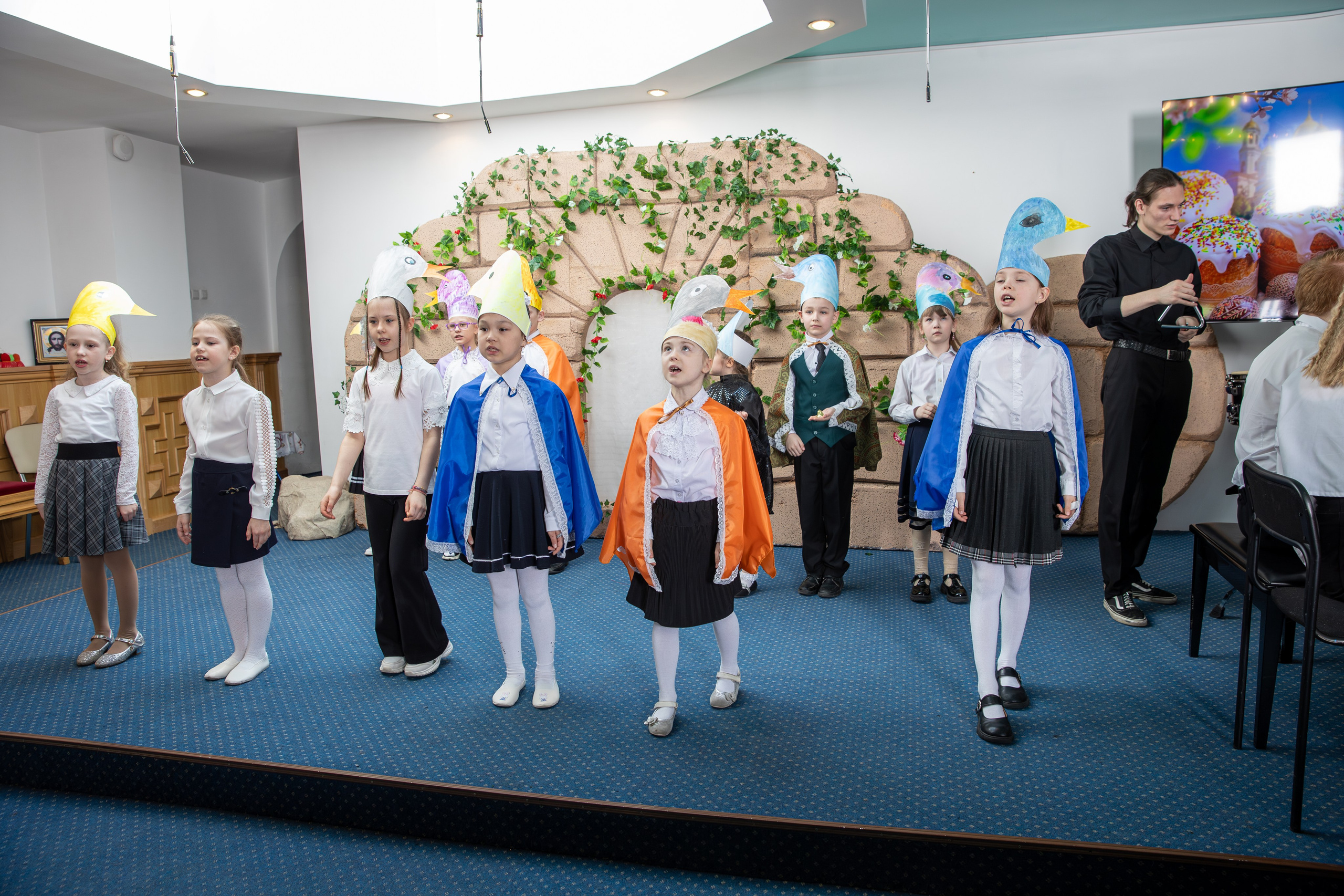 Пасхальный концерт Воскресная школа 2025. Фотограф Таинств Крещение и Венчания г. Магадан Власова Ульяна