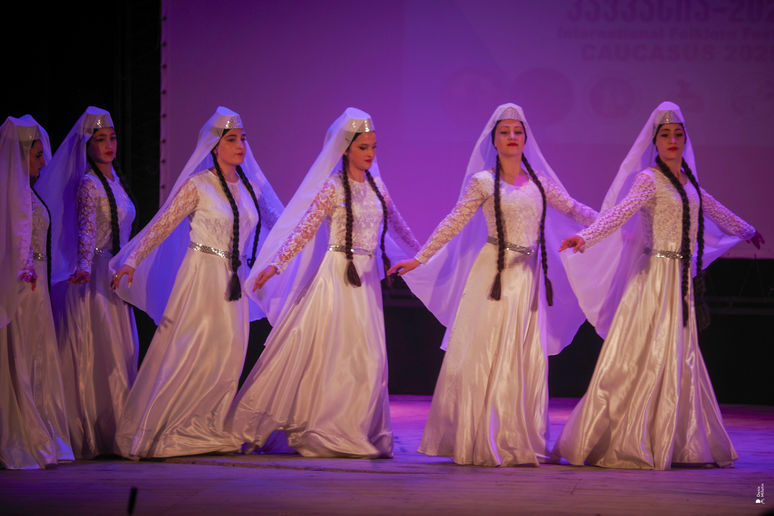 Танцы в прекрасном Они. Портретный фотограф Денис Милютин