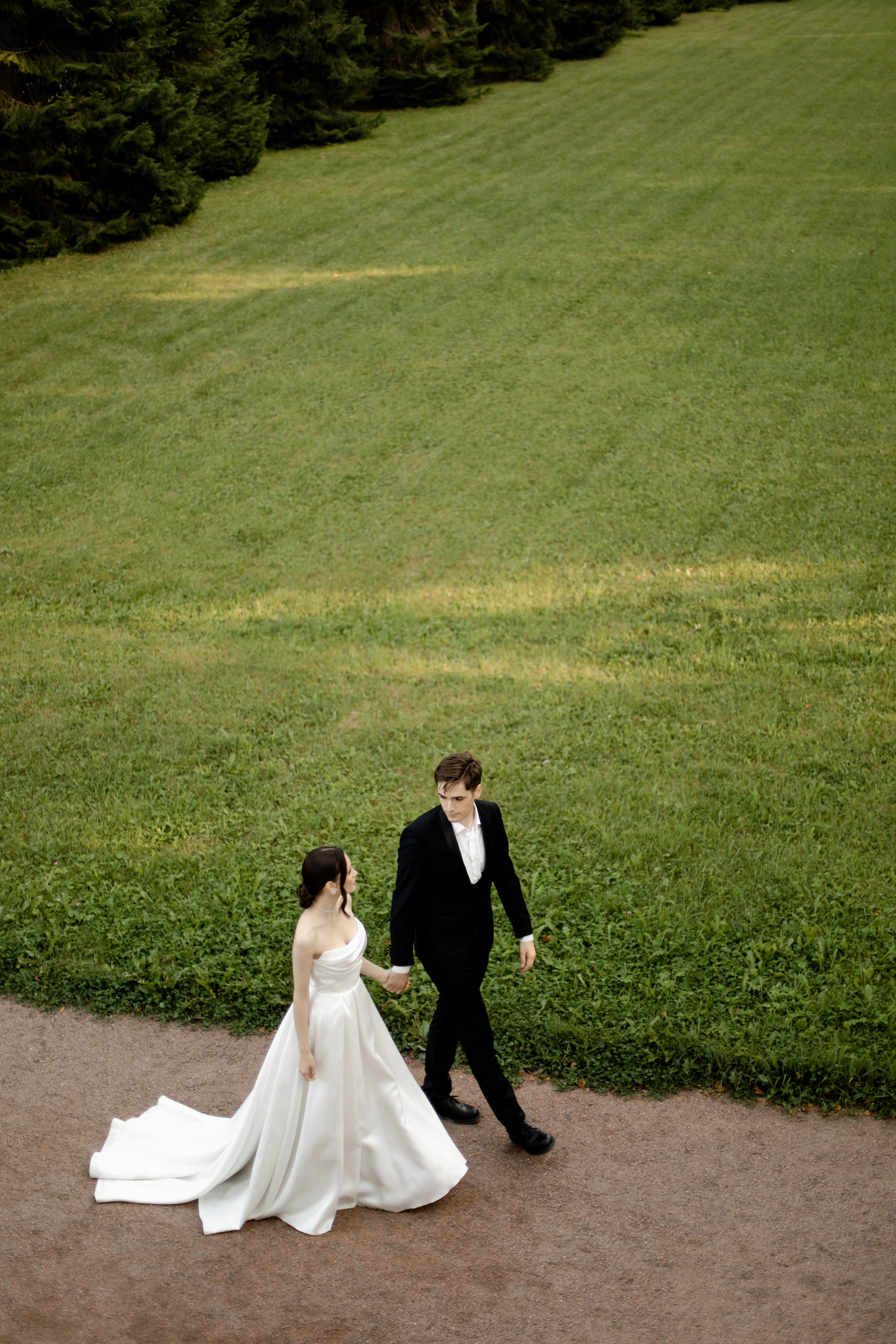 Свадебная прогулка в Ораниенбауме. Свадебный и портретный фотограф в Миассе Филиппенко Дарья